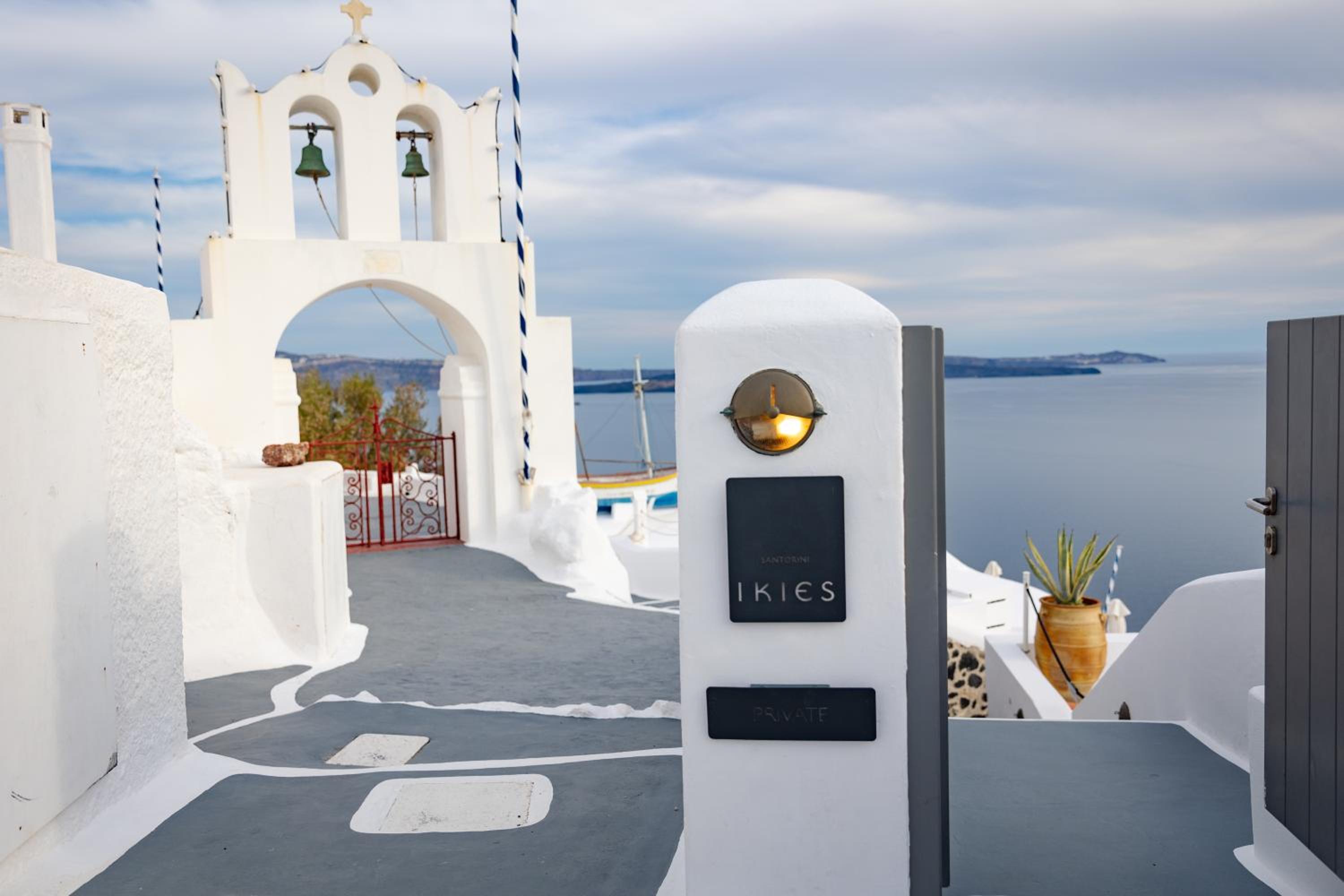 Oia Vacations - IKIES Santorini - Property Image 3
