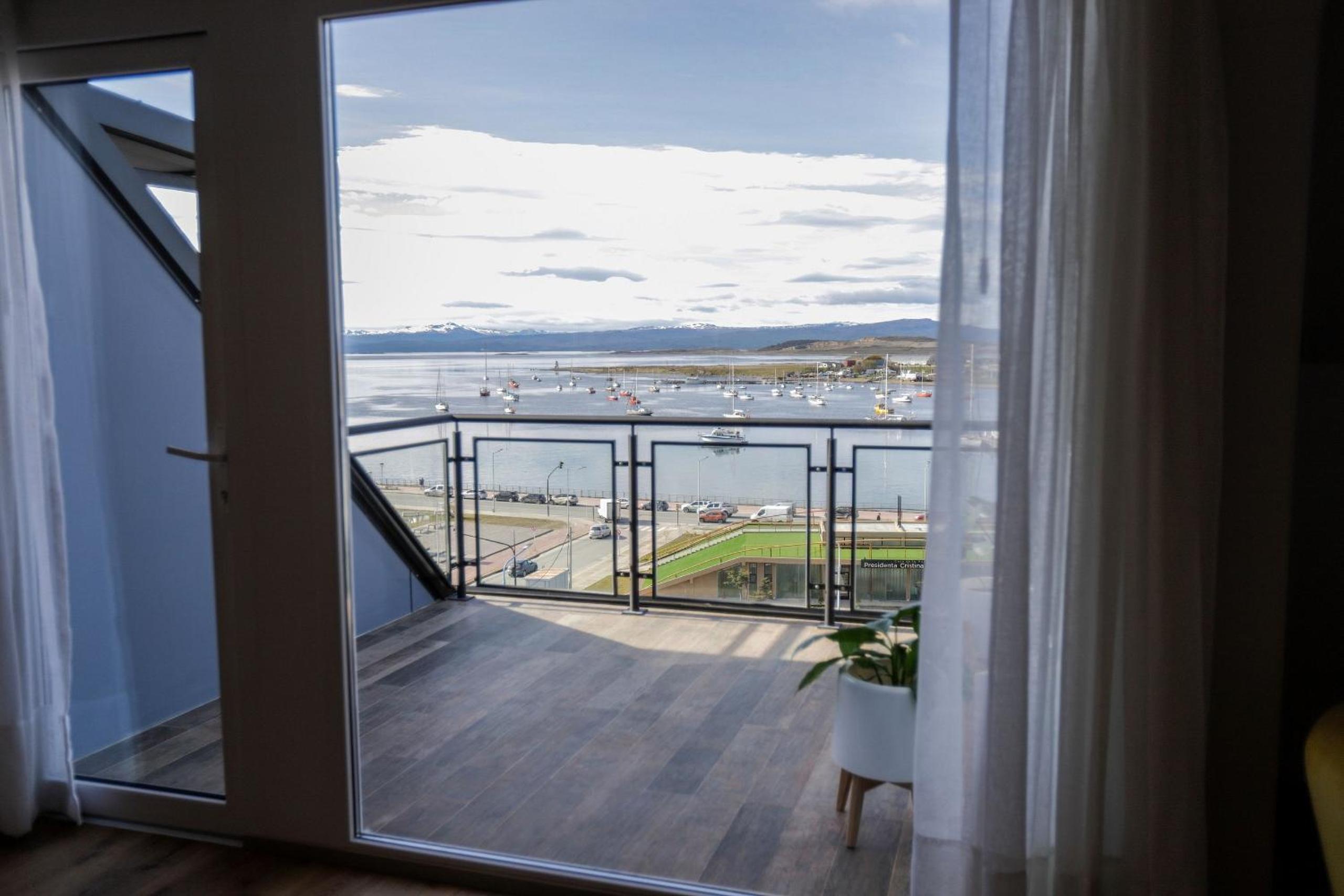 Hotel Gente del Sur - Cinco Hermanos - Image 1