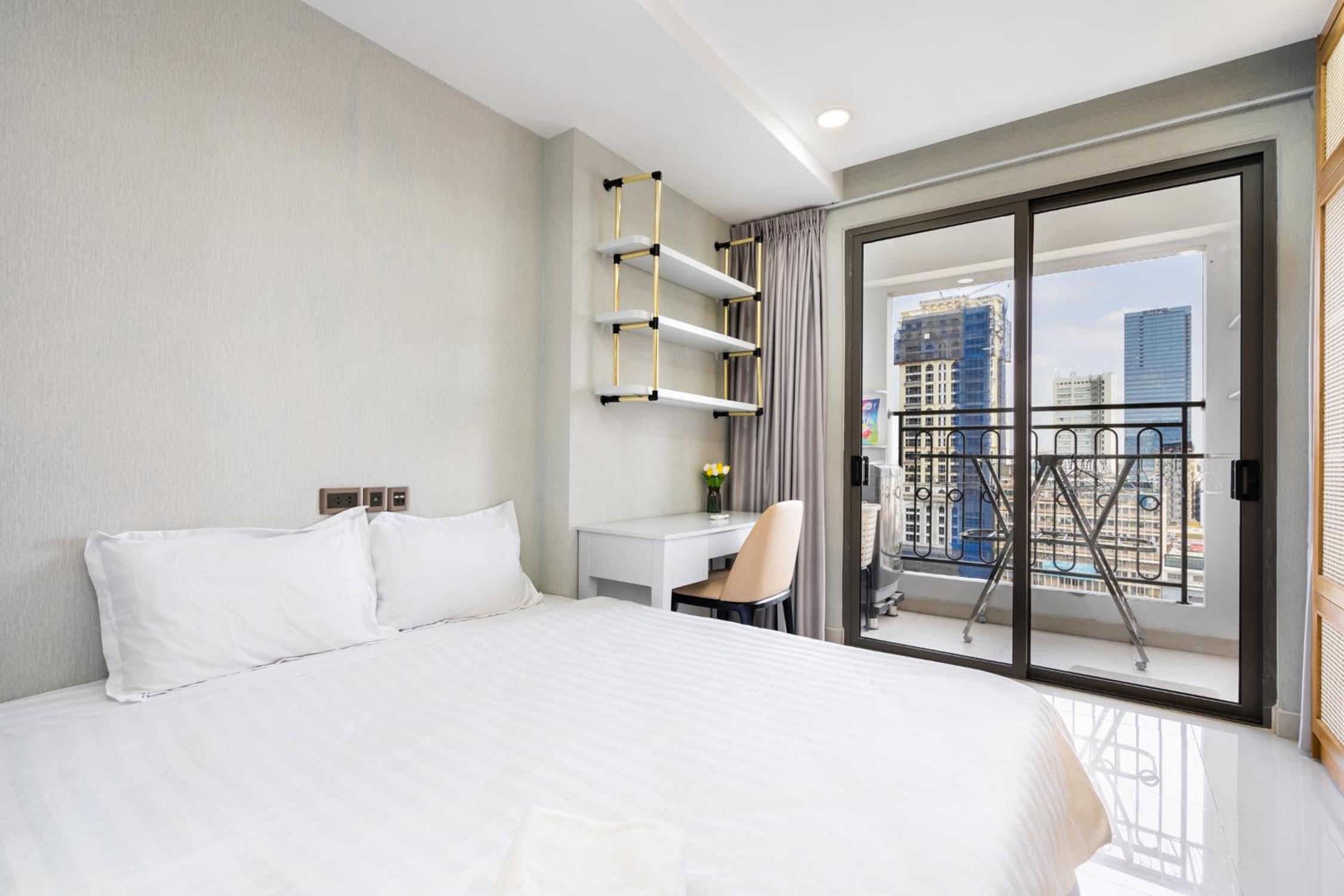 123 Apartment in Saigon Royal with Panorama City View