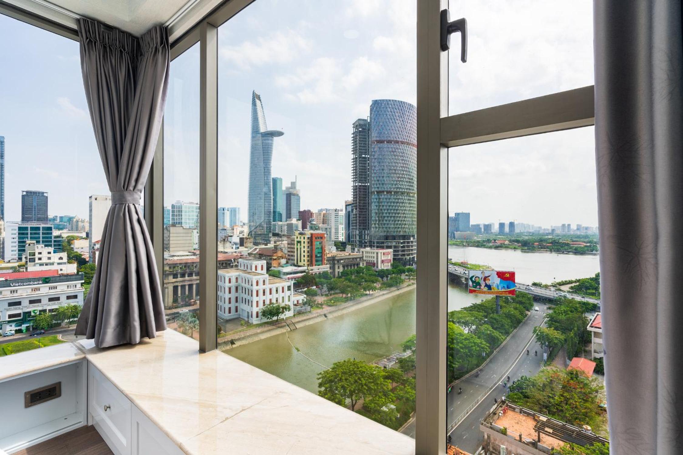 123 Apartment in Saigon Royal with Panorama City View