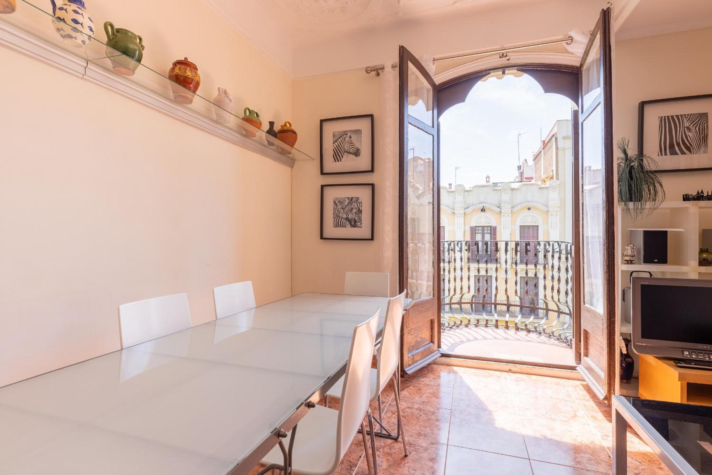 ApartEasy - Modernist flat in Eixample center