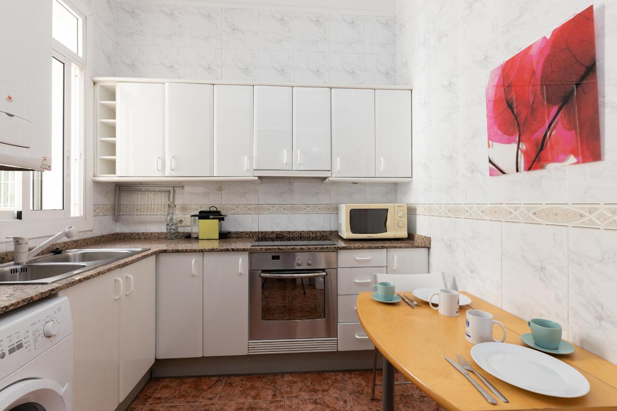 ApartEasy - Modernist flat in Eixample center