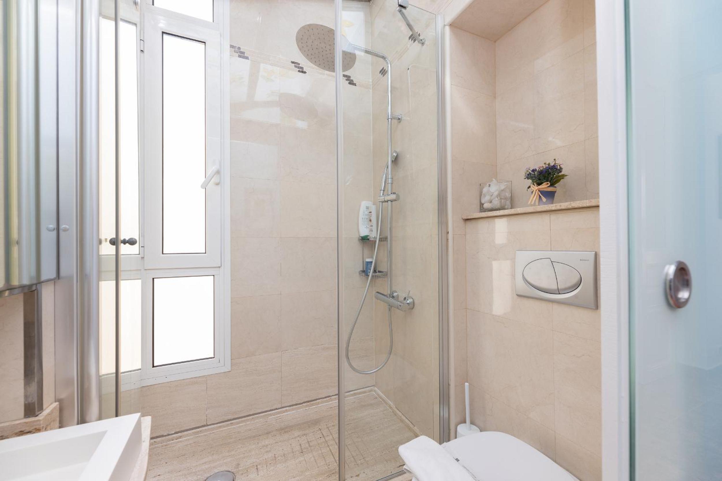 ApartEasy - Modernist flat in Eixample center