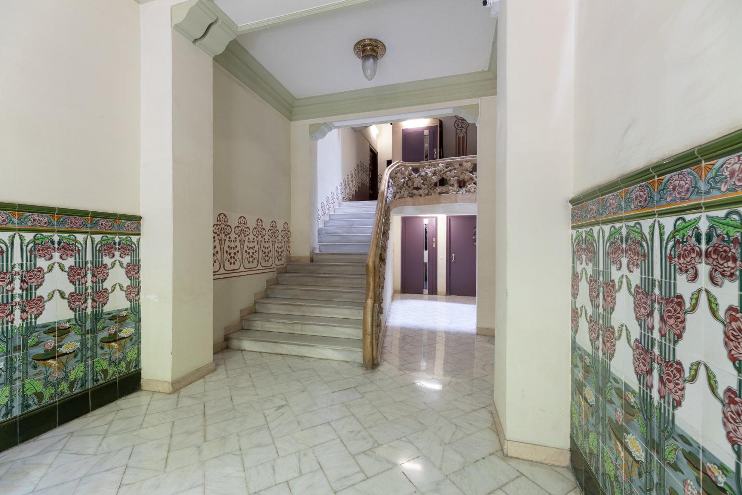 ApartEasy - Modernist flat in Eixample center