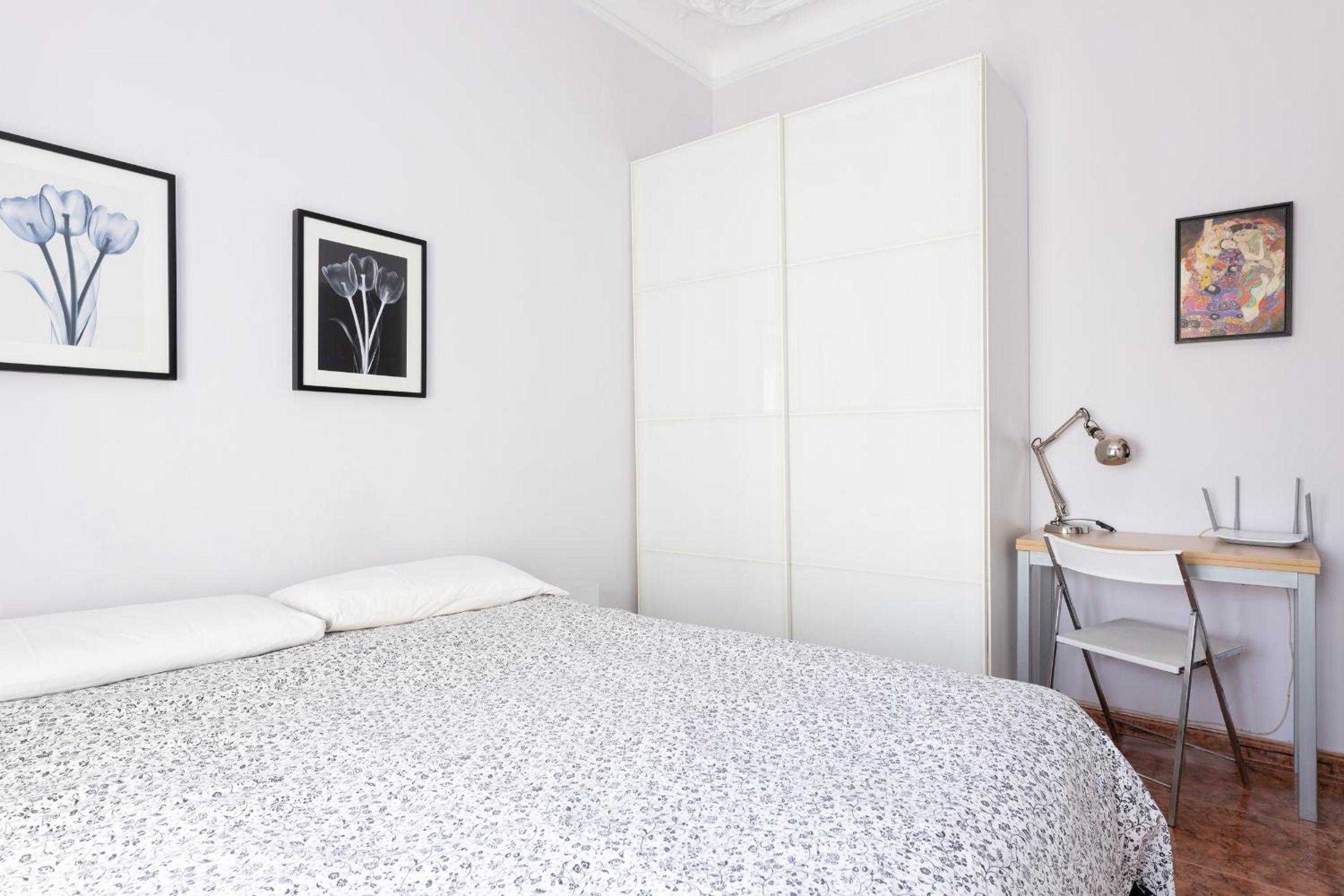 ApartEasy - Modernist flat in Eixample center