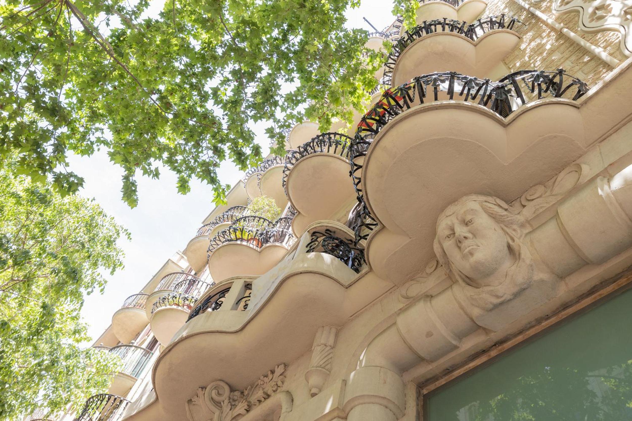 ApartEasy - Modernist flat in Eixample center