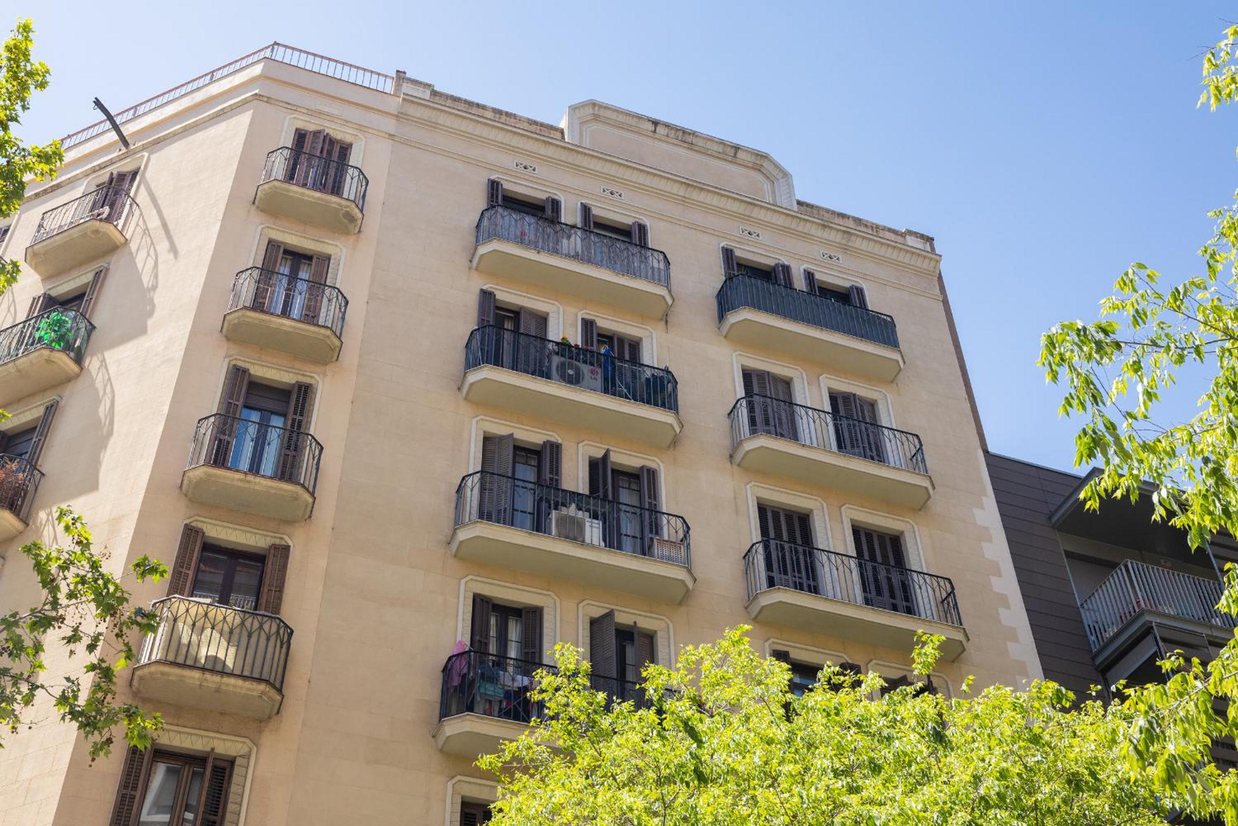 ApartEasy - Central Barcelona Studio Apartment