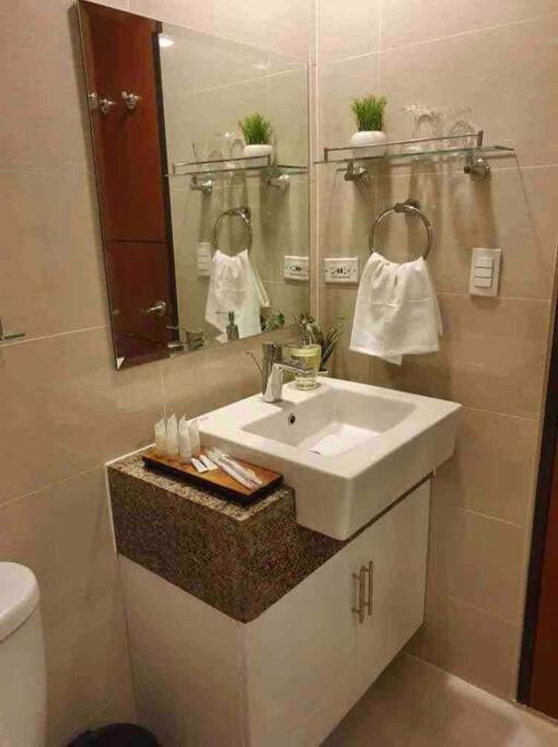 Angeliz Suites One Uptown Residence Walk to Uptown Shopping Mall BGC, photo 90