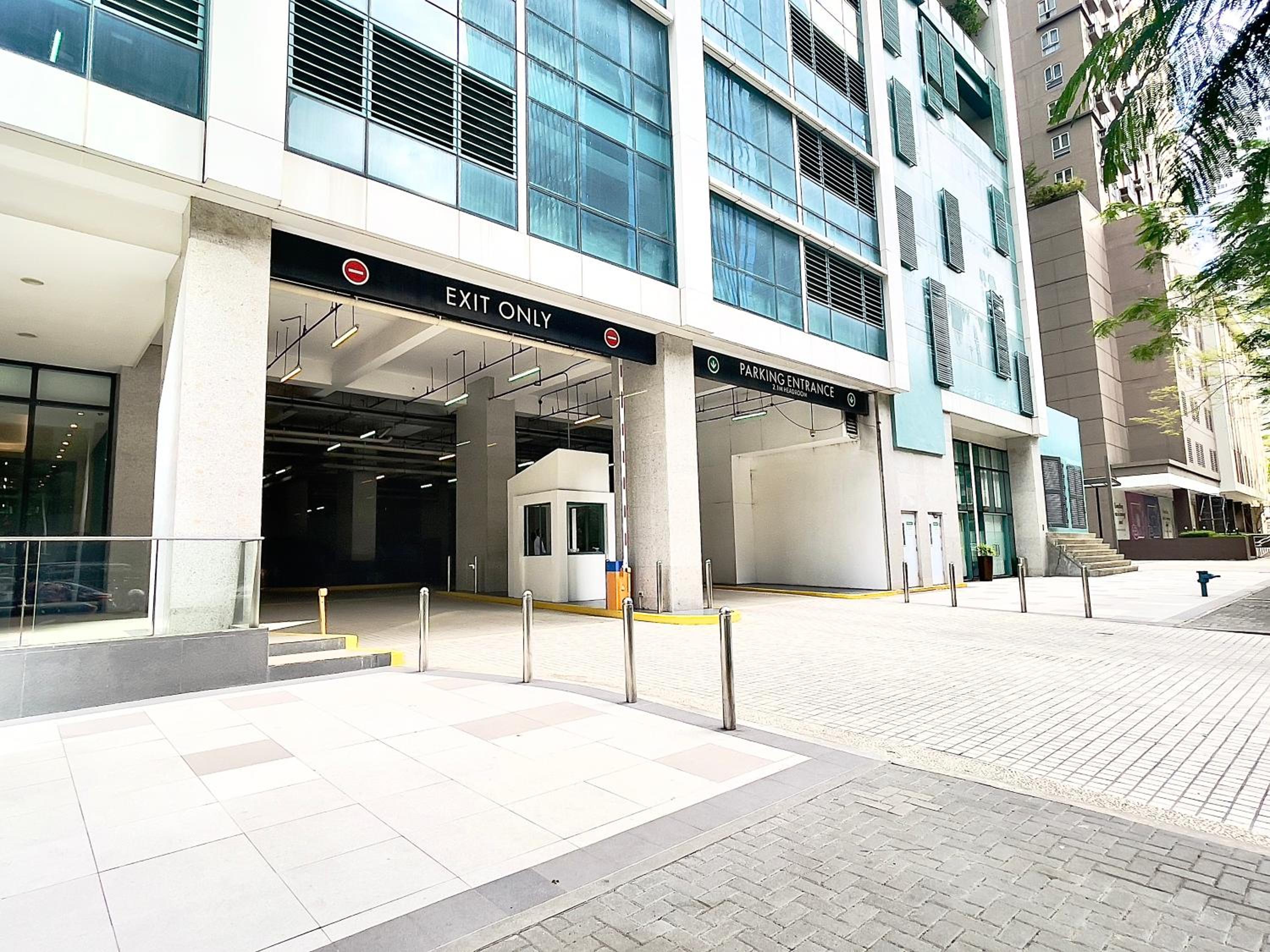 Angeliz Suites One Uptown Residence Walk to Uptown Shopping Mall BGC, photo 23
