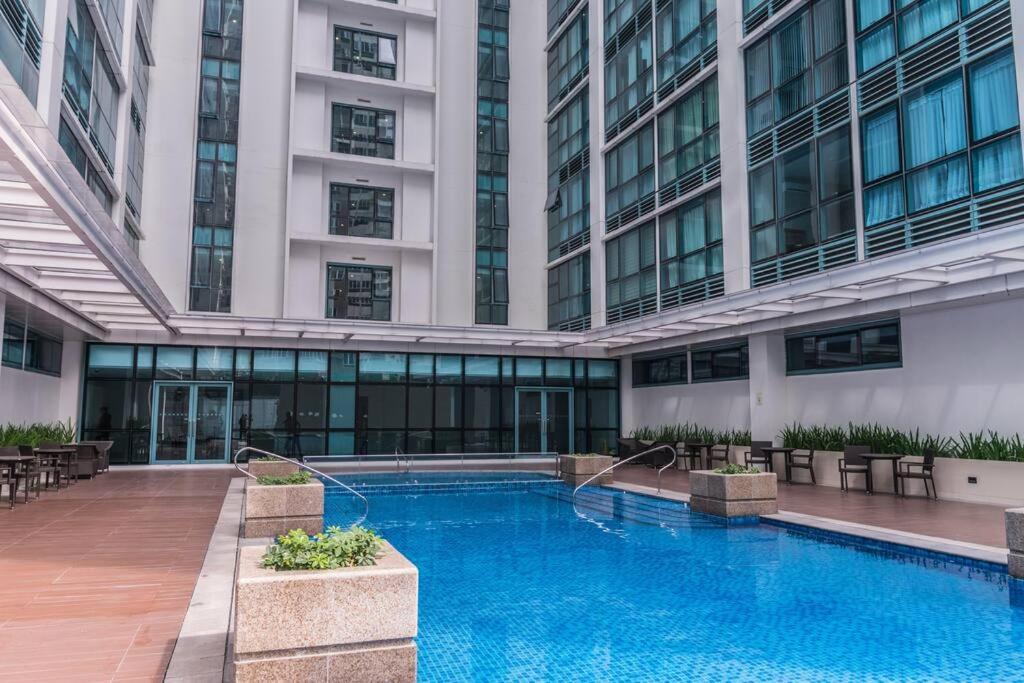 Angeliz Suites One Uptown Residence Walk to Uptown Shopping Mall BGC, photo 13