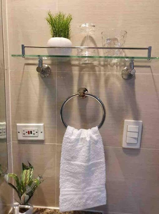 Angeliz Suites One Uptown Residence Walk to Uptown Shopping Mall BGC, photo 85