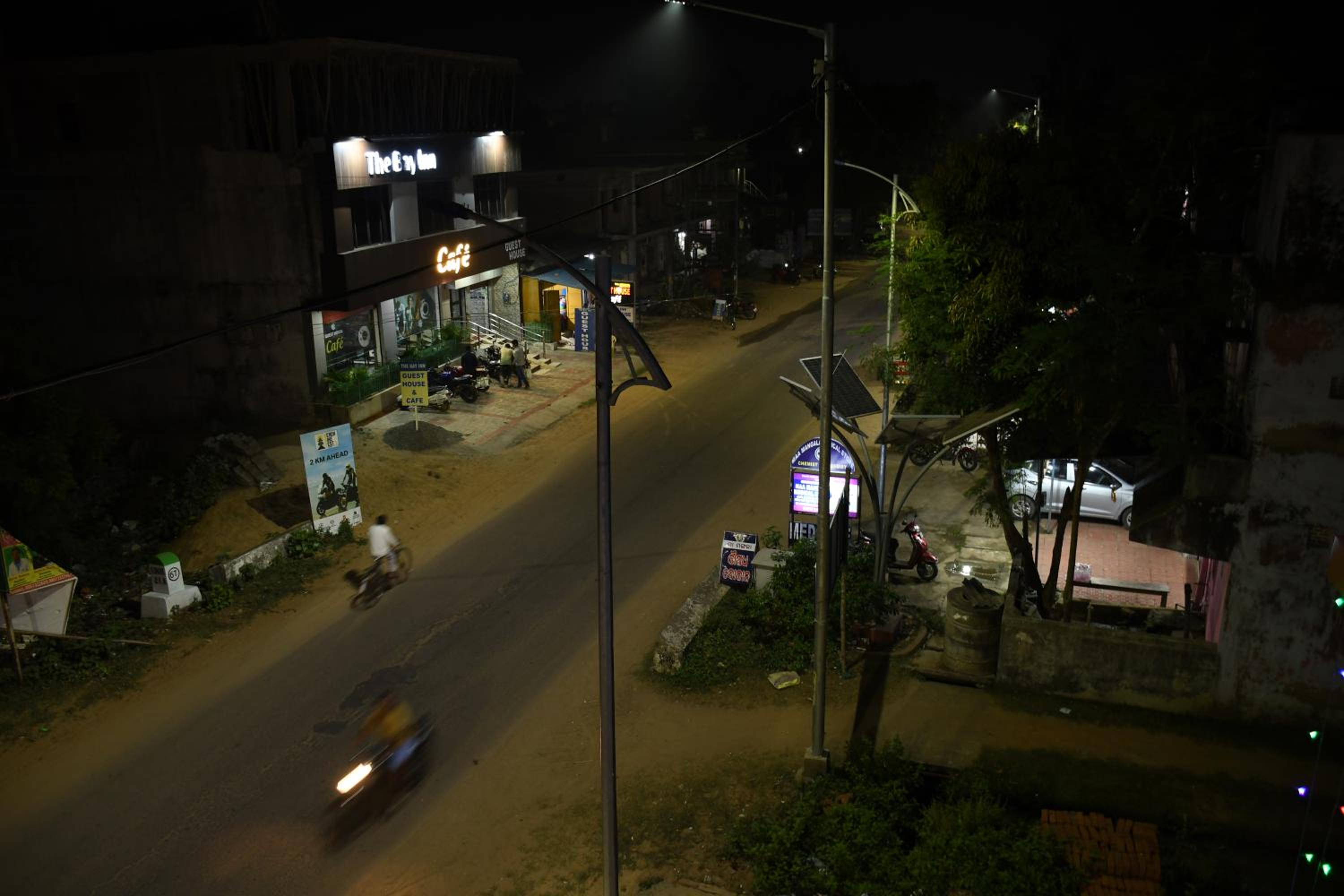 HOLIDAY INN view 3