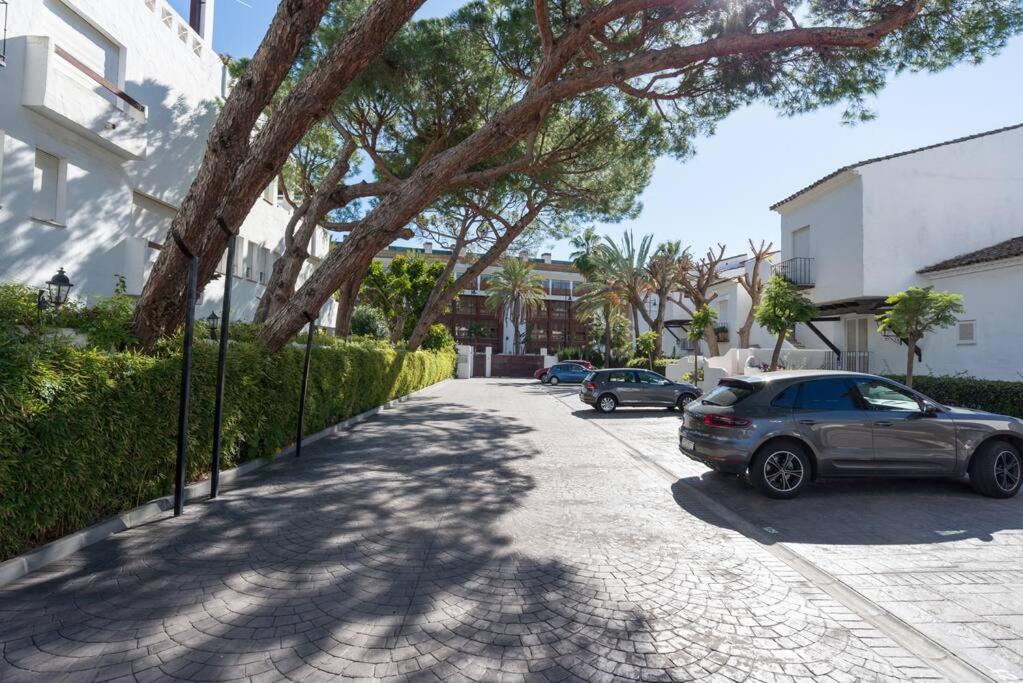 Incredible luxury location in Puerto Banús beach for families