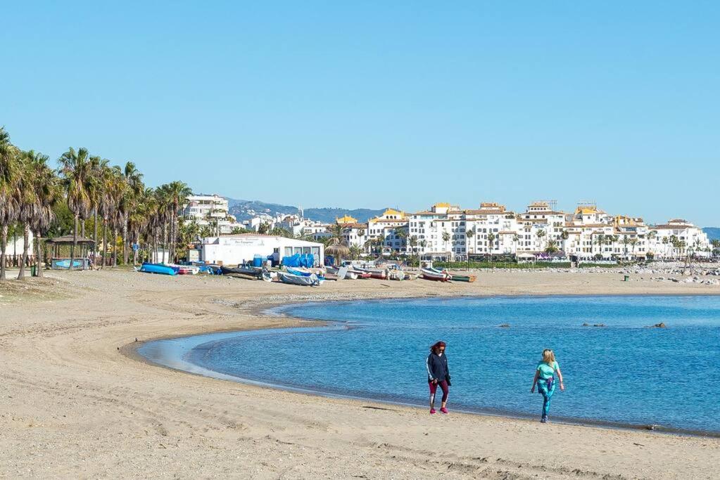 Incredible luxury location in Puerto Banús beach for families