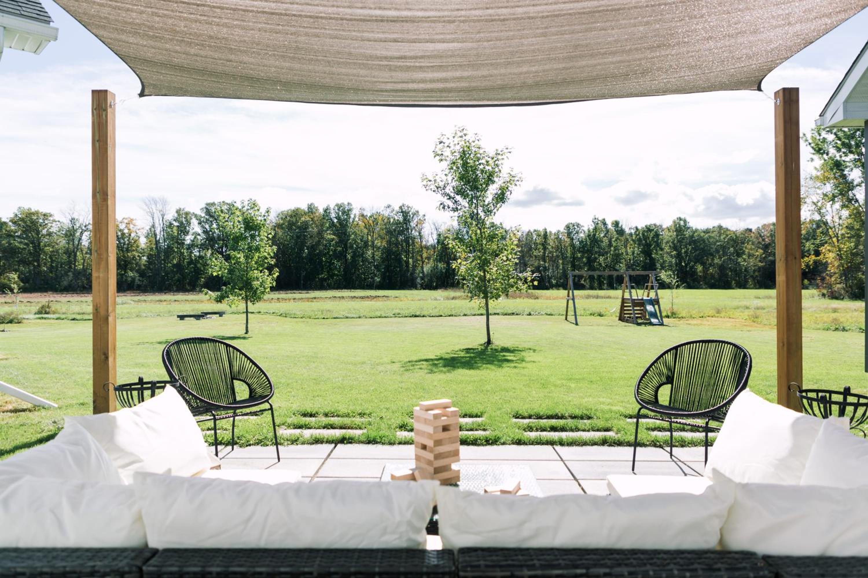 Hambly House - Modern Farmhouse near PEC
