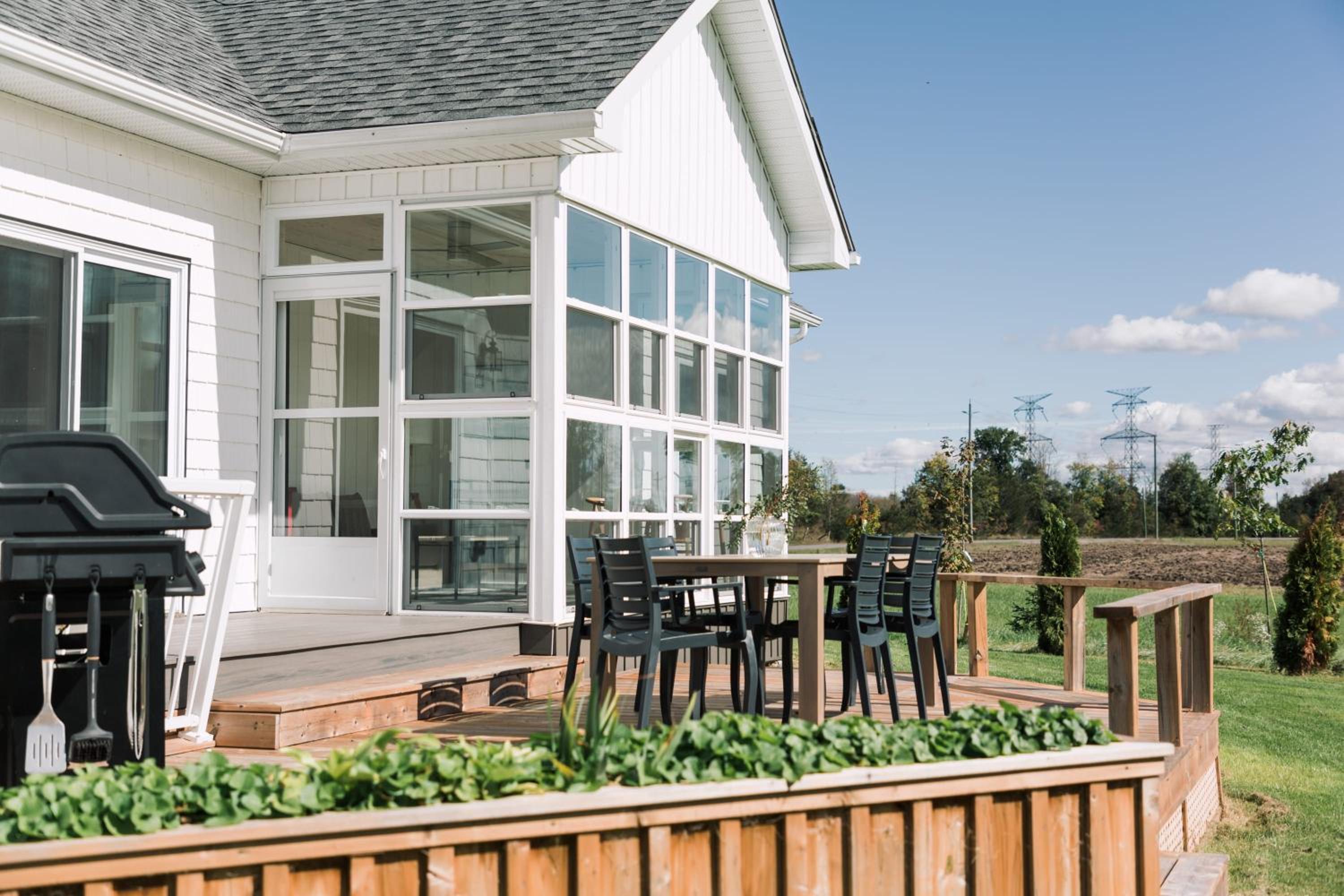 Hambly House - Modern Farmhouse near PEC