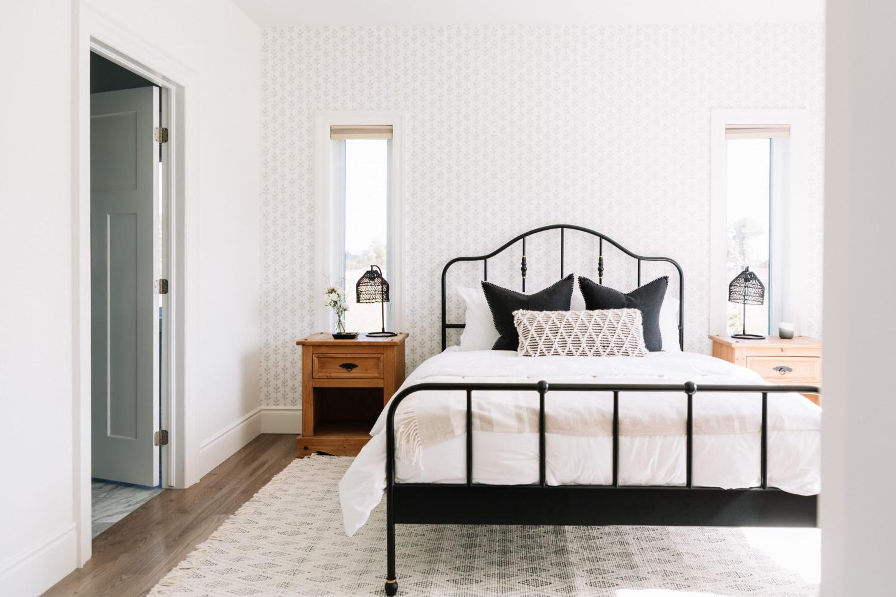 Hambly House - Modern Farmhouse near PEC