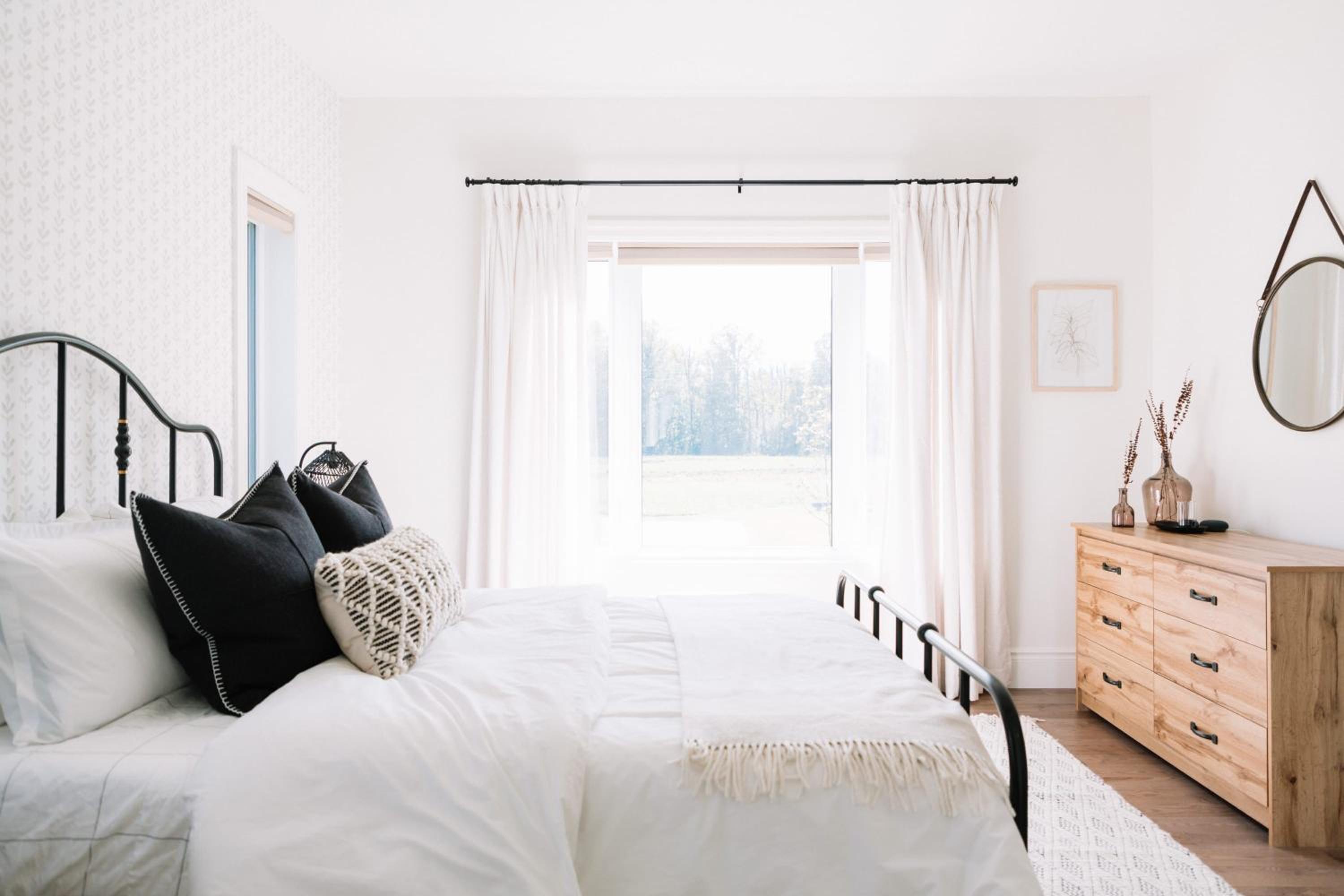 Hambly House - Modern Farmhouse near PEC