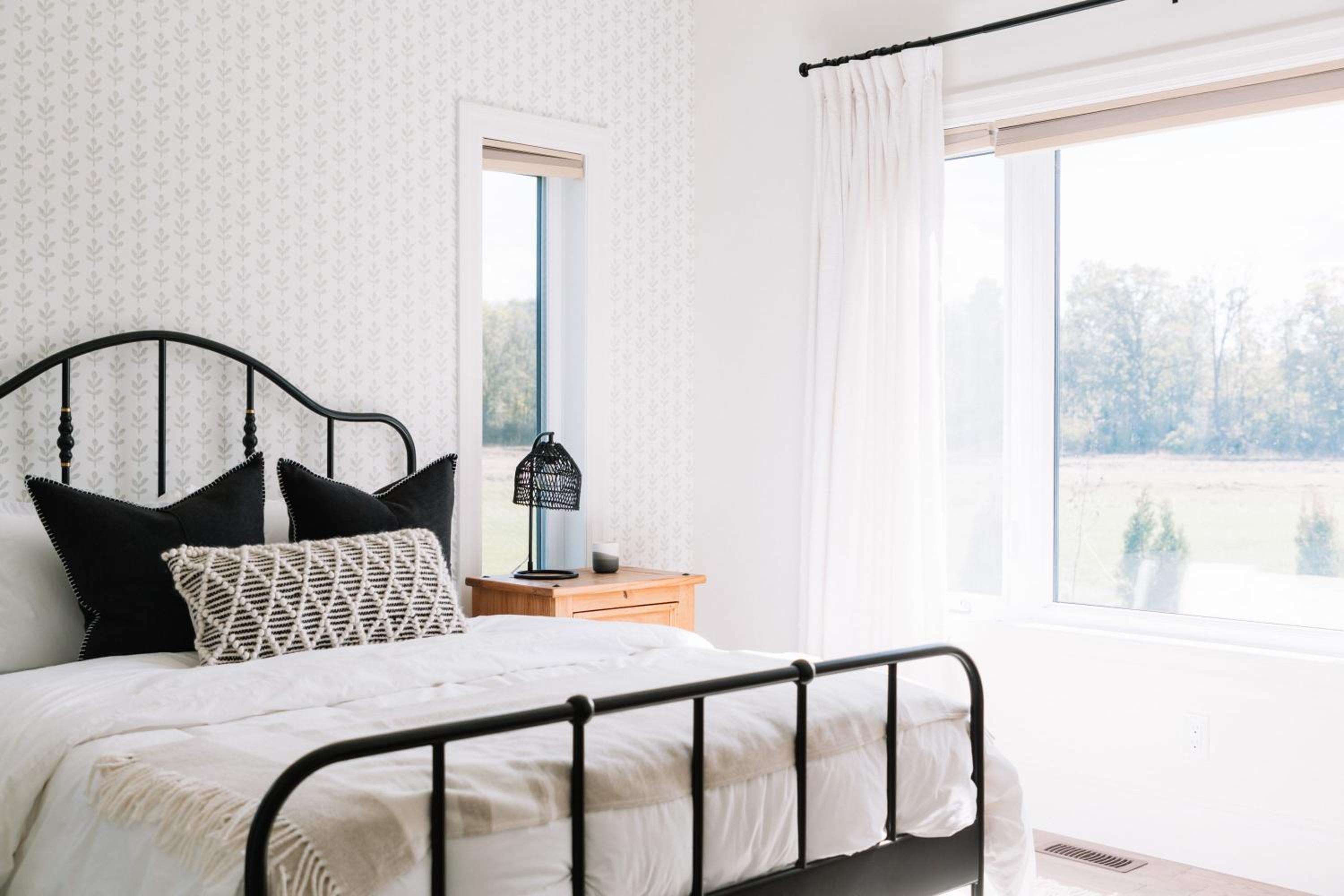 Hambly House - Modern Farmhouse near PEC
