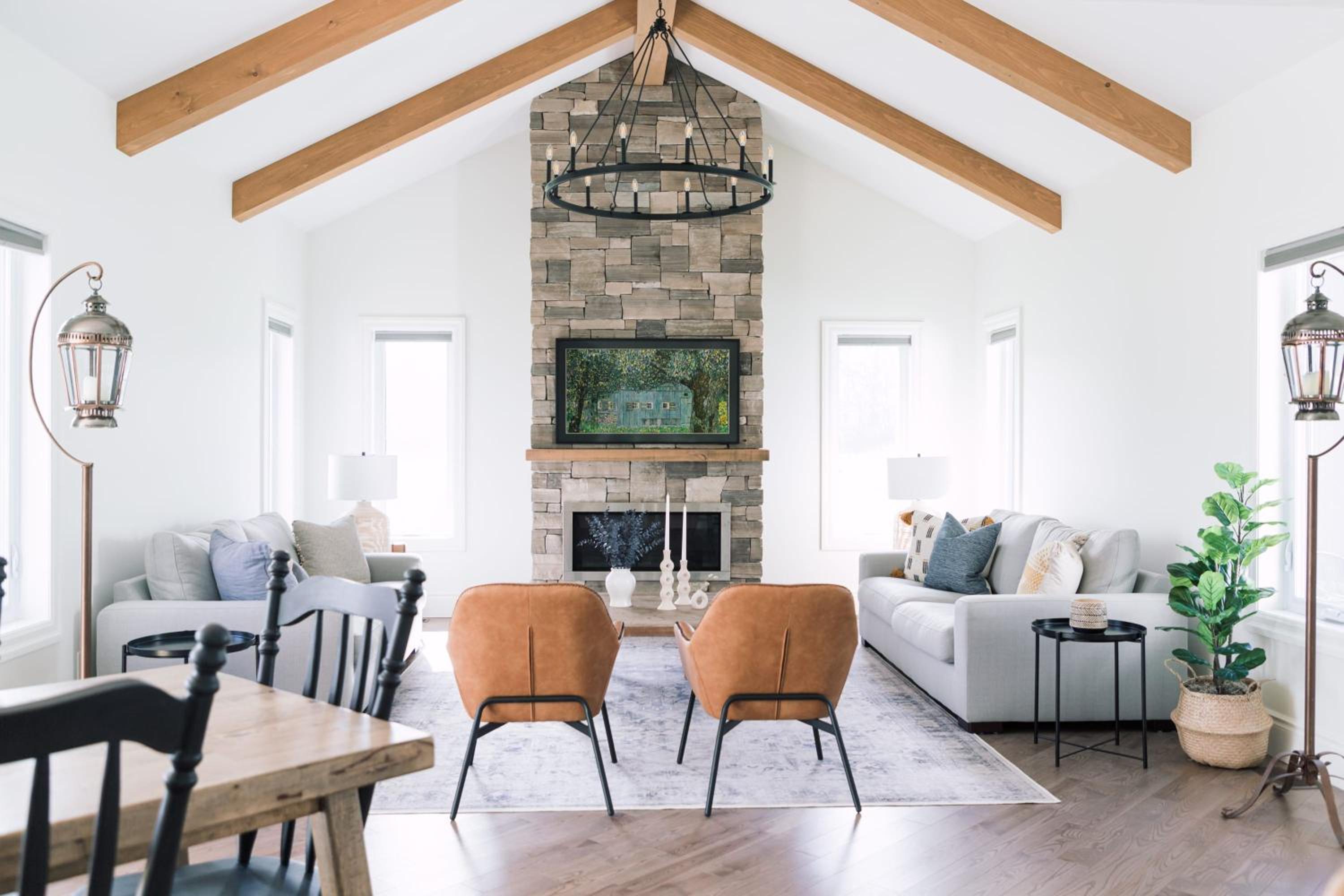 Hambly House - Modern Farmhouse near PEC