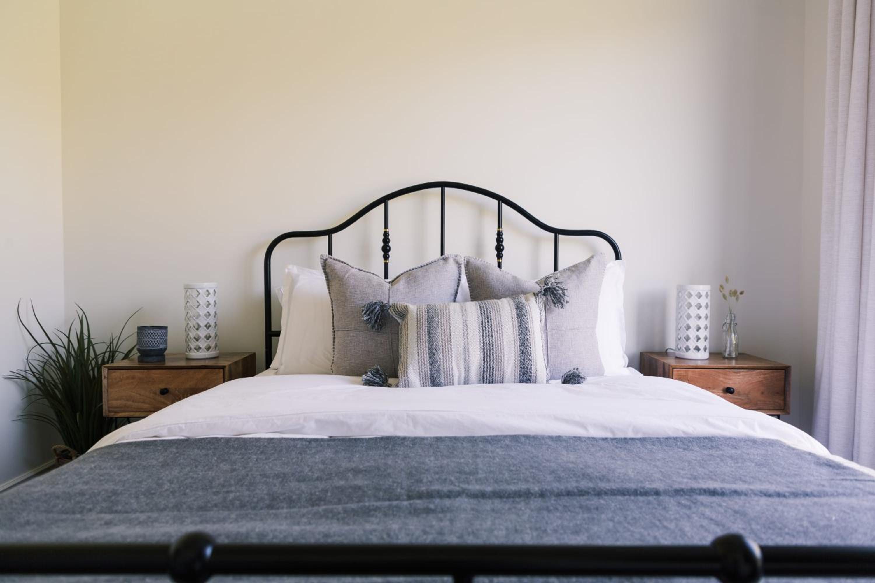 Hambly House - Modern Farmhouse near PEC