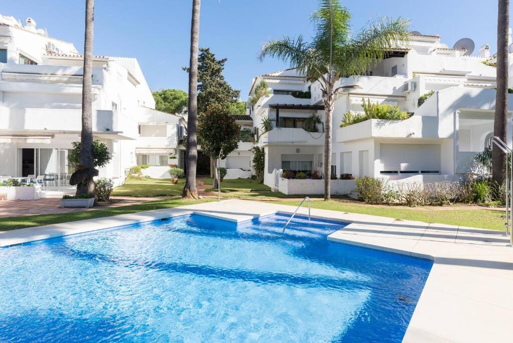 Incredible luxury location in Puerto Banús beach for families