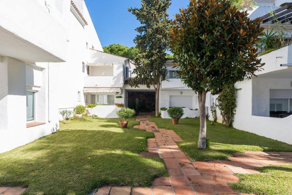 Incredible luxury location in Puerto Banús beach for families