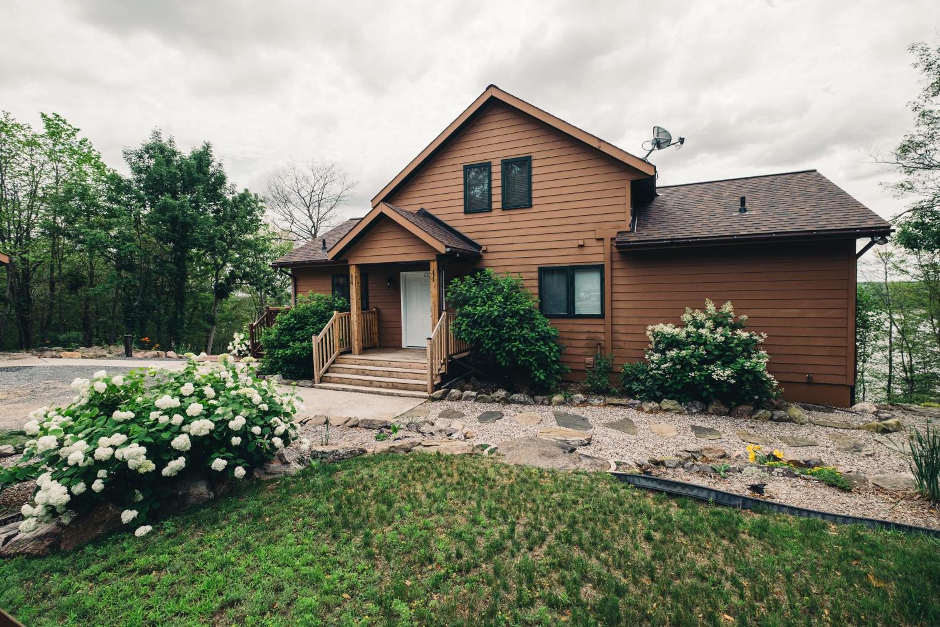 The Wolfe Lake House - Great Wifi by Westport
