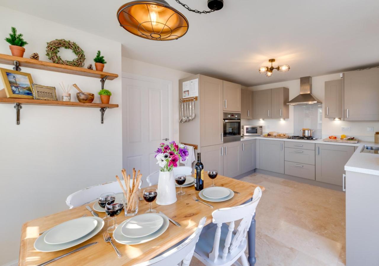 3 Bed in Whitby oc-w1001 view 3