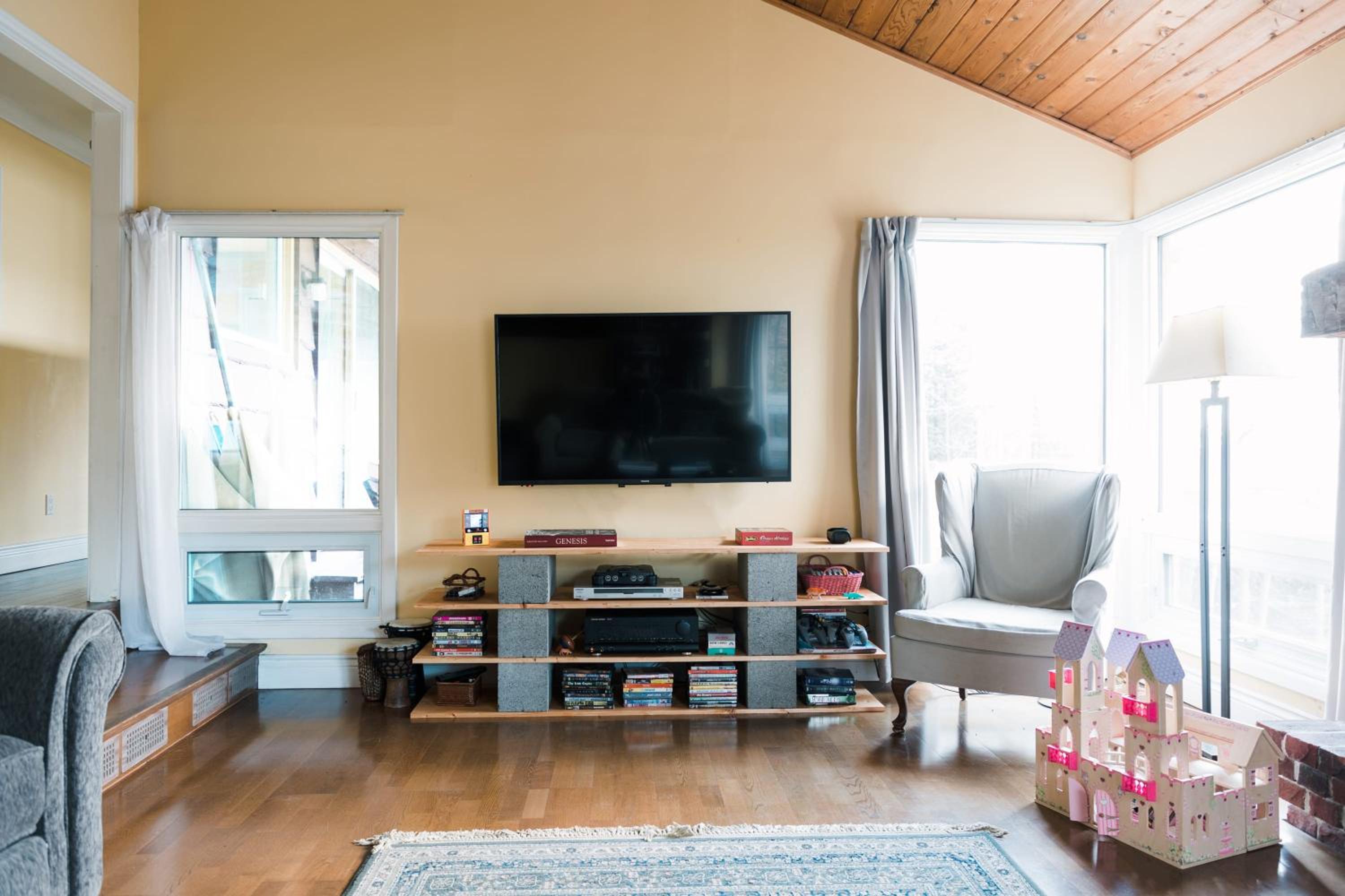 Tanglewood - Large Waterfront Home in PEC ST-2020-0172