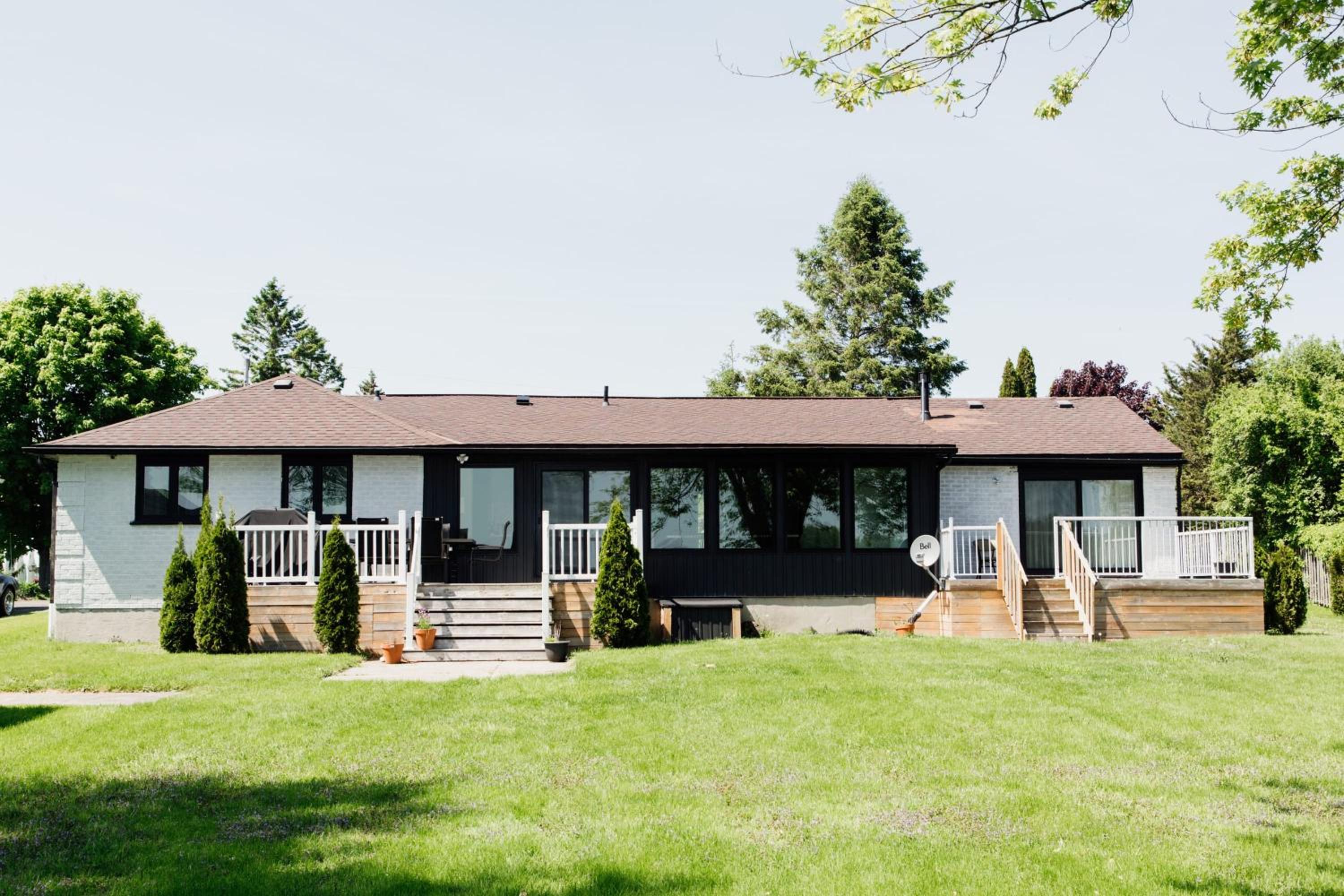 Wellers Landing - Prince Edward County Lakehouse