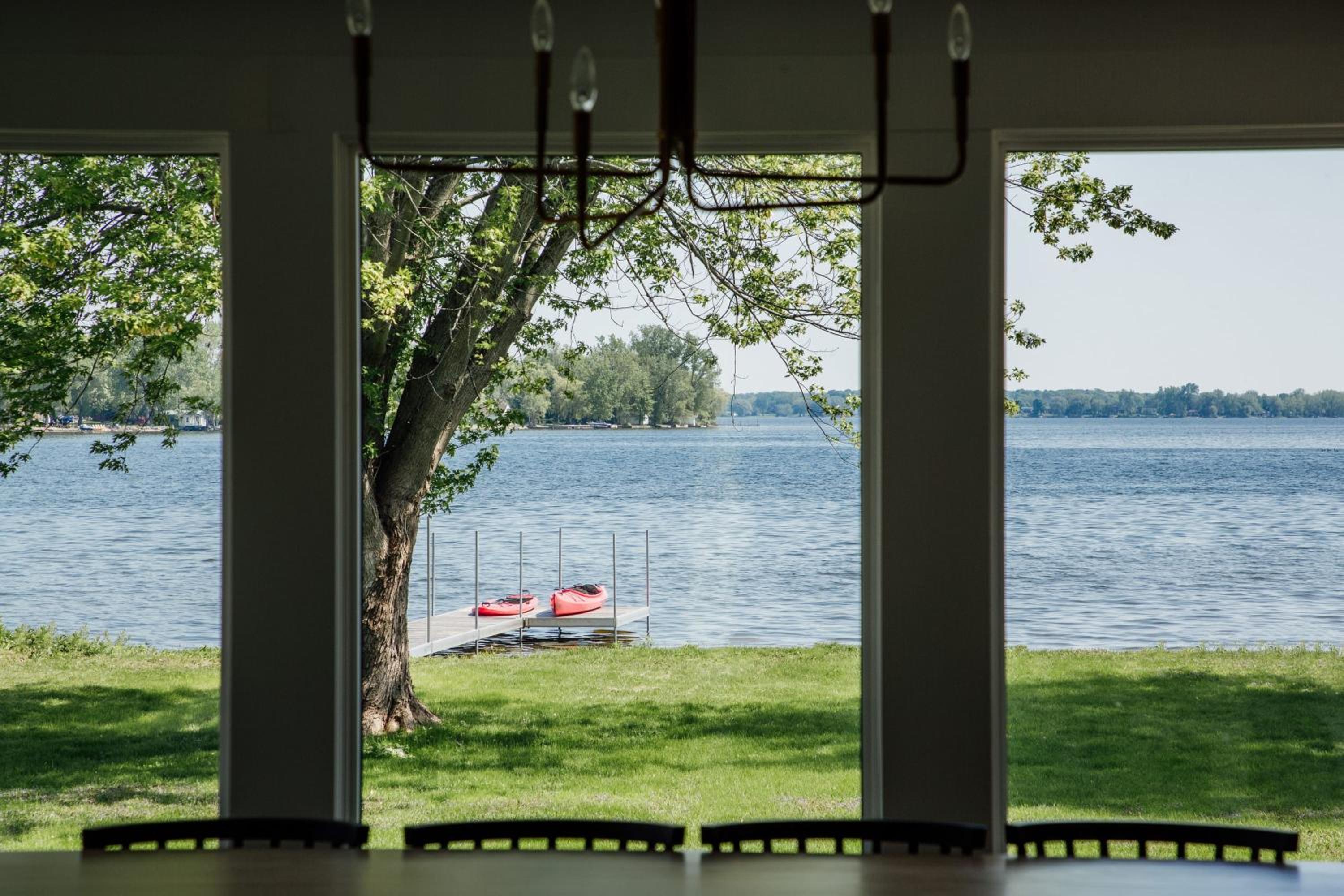 Wellers Landing - Prince Edward County Lakehouse