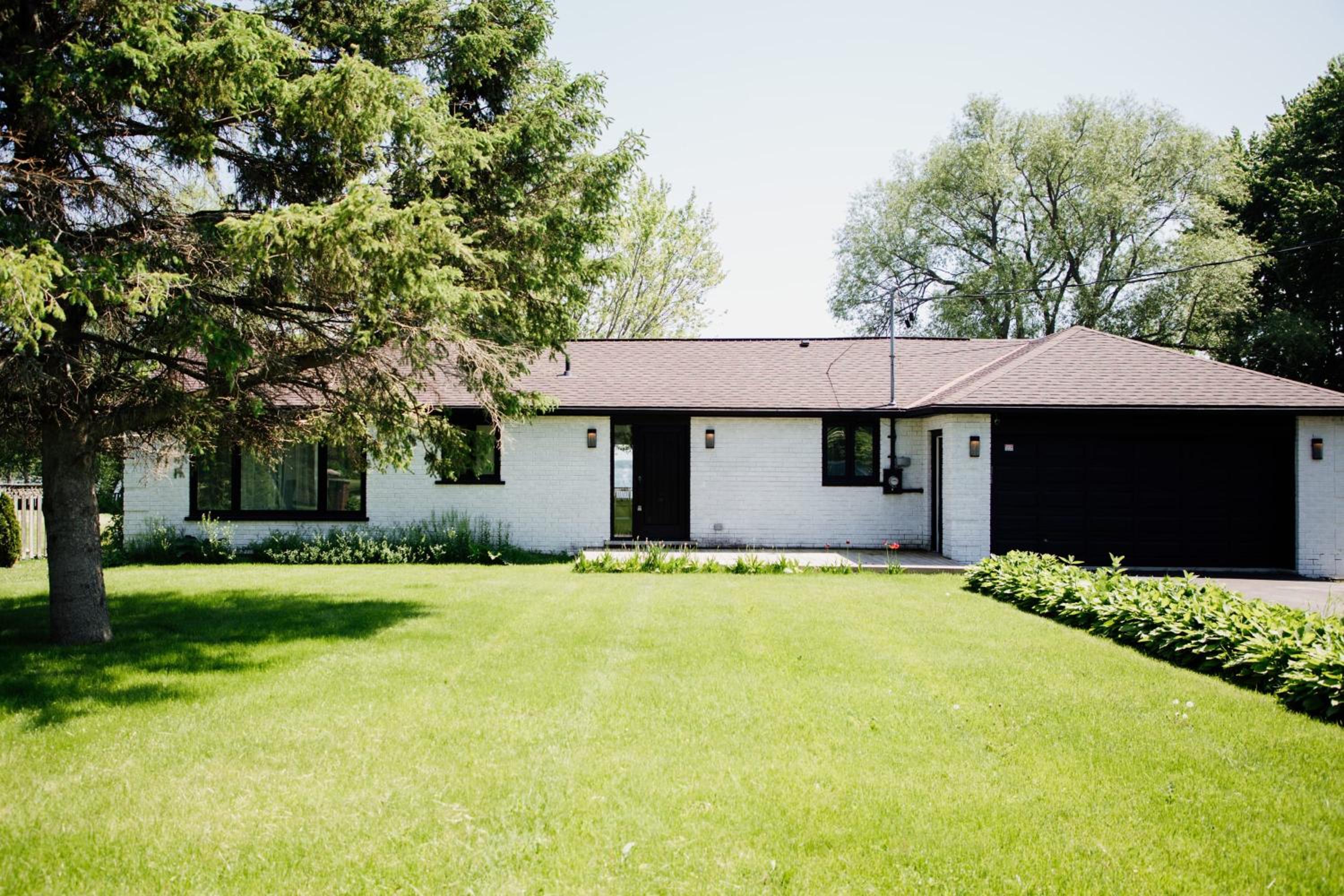 Wellers Landing - Prince Edward County Lakehouse