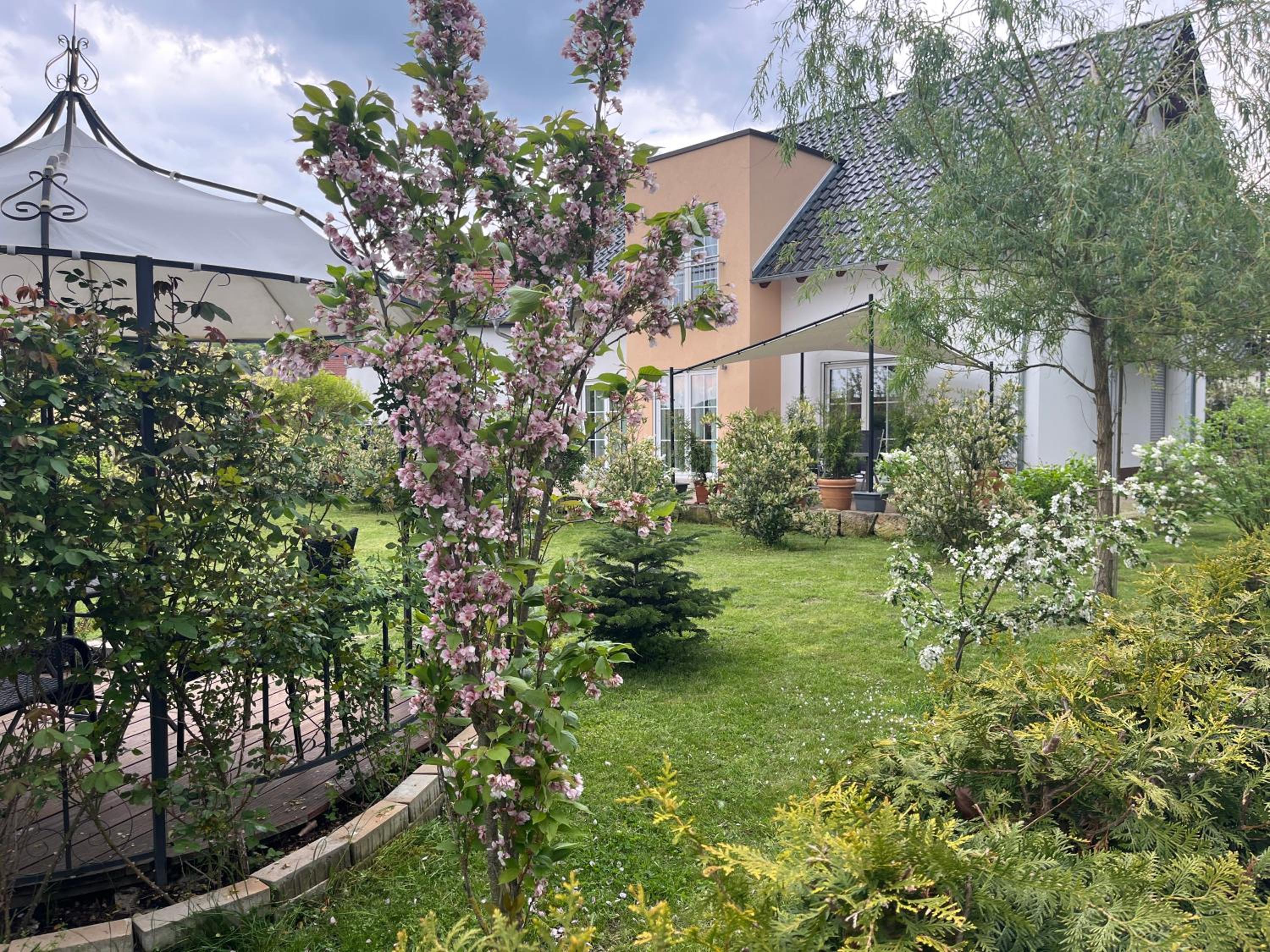 Villa Florentine view 5