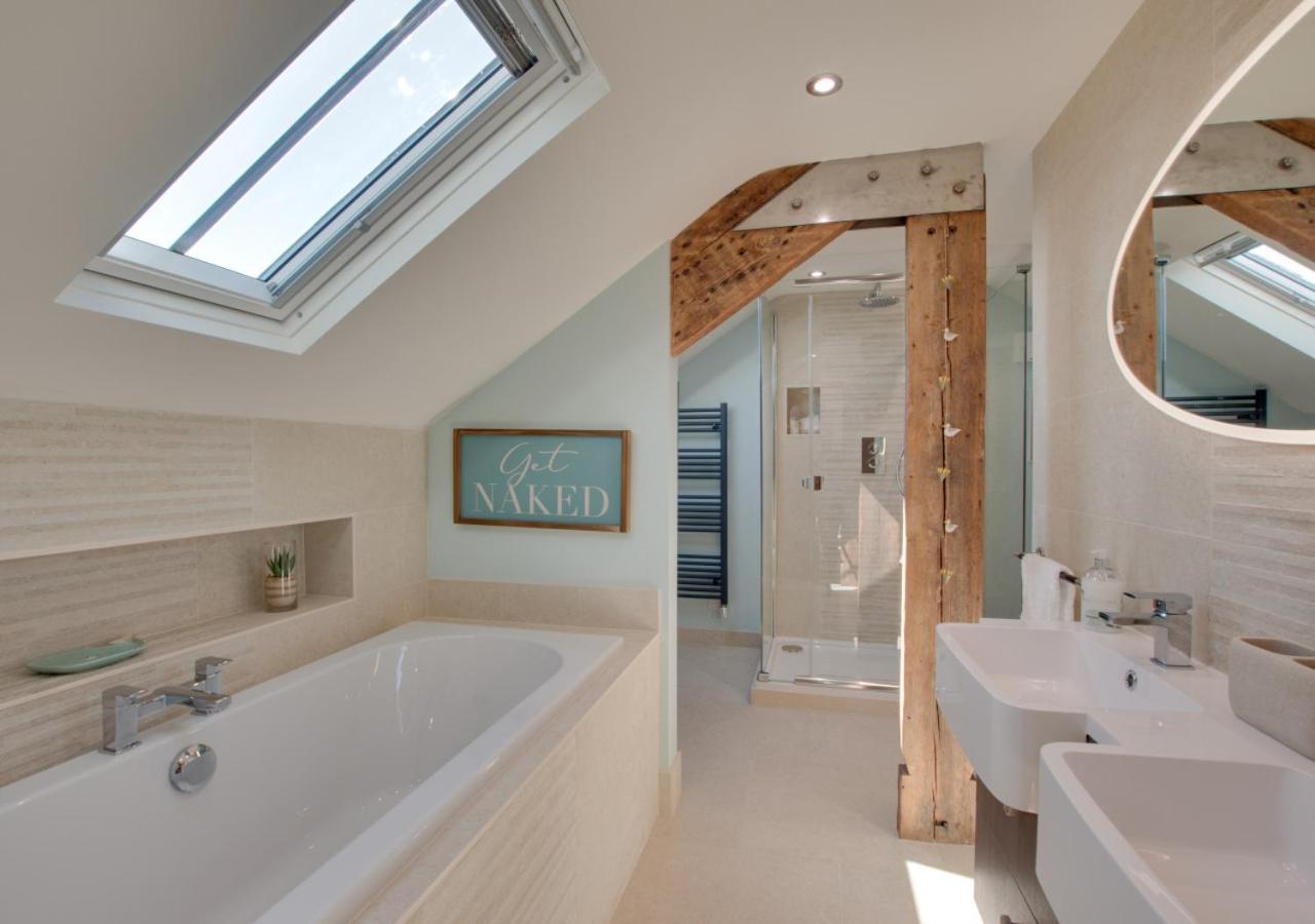 2 Bed in Whitby oc-w449