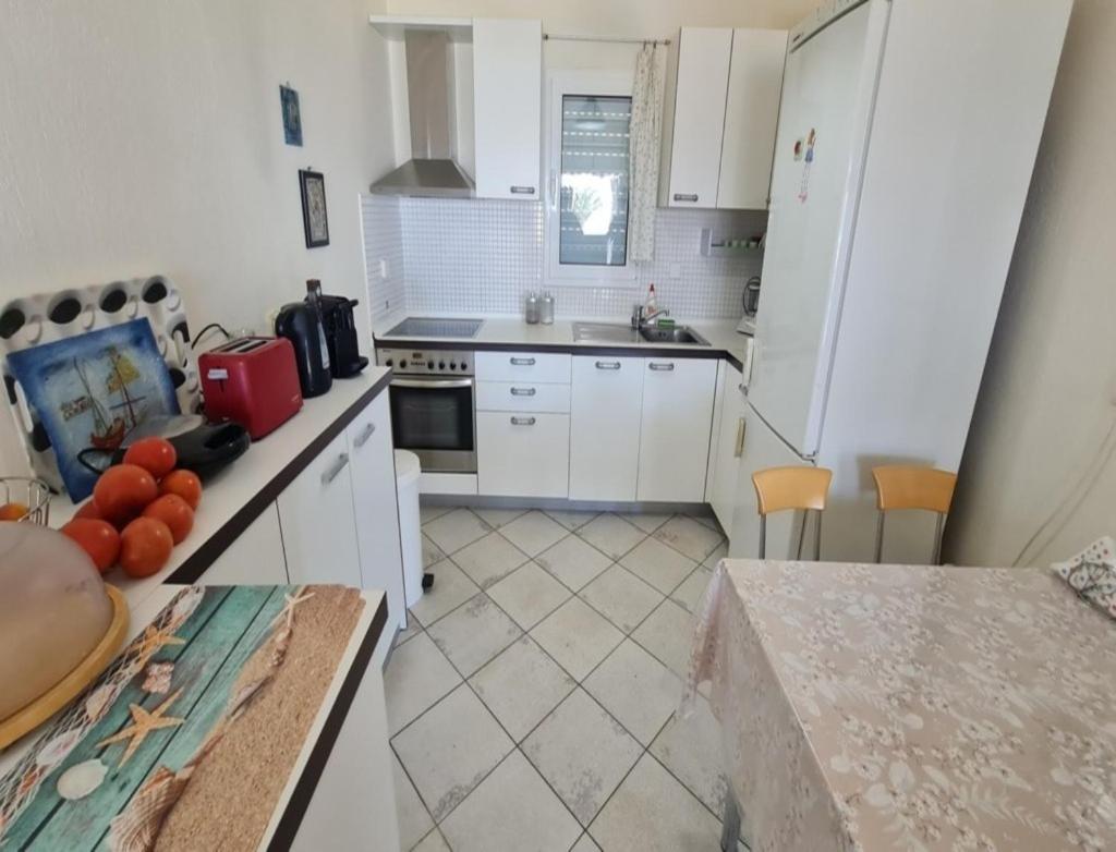 Stunning beachfront villa for rent view 3