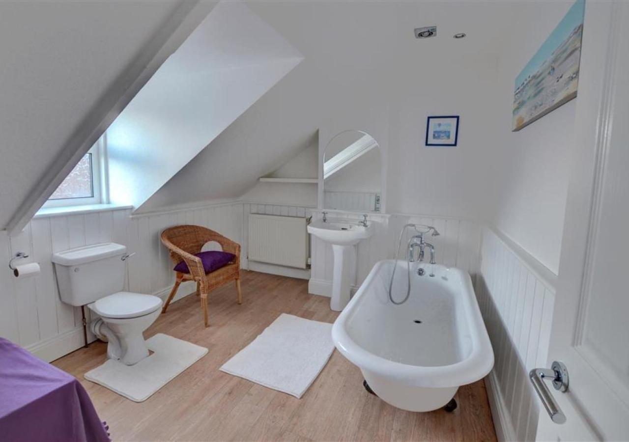 2 Bed in Whitby oc-w026 view 5