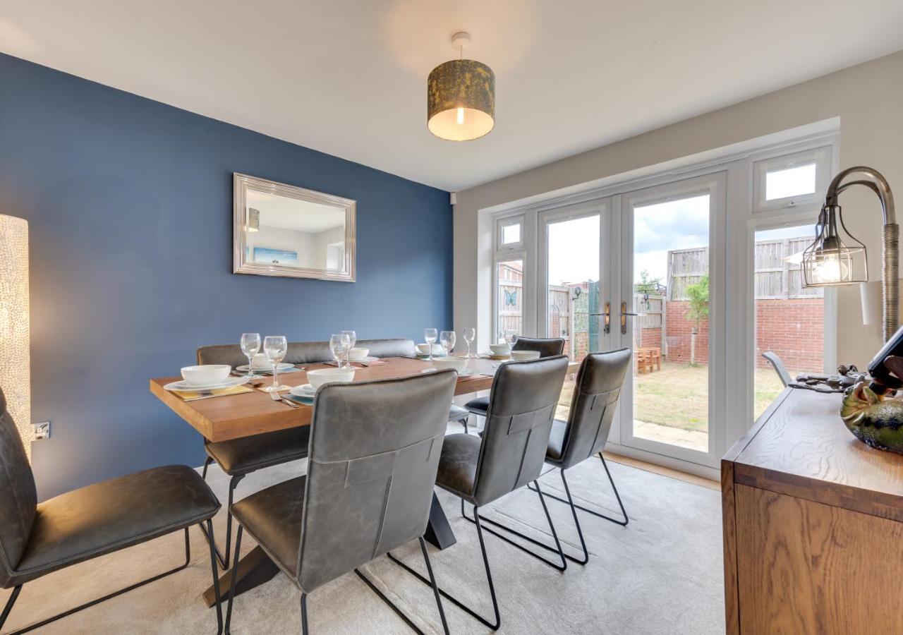 4 Bed in Whitby oc-w1027