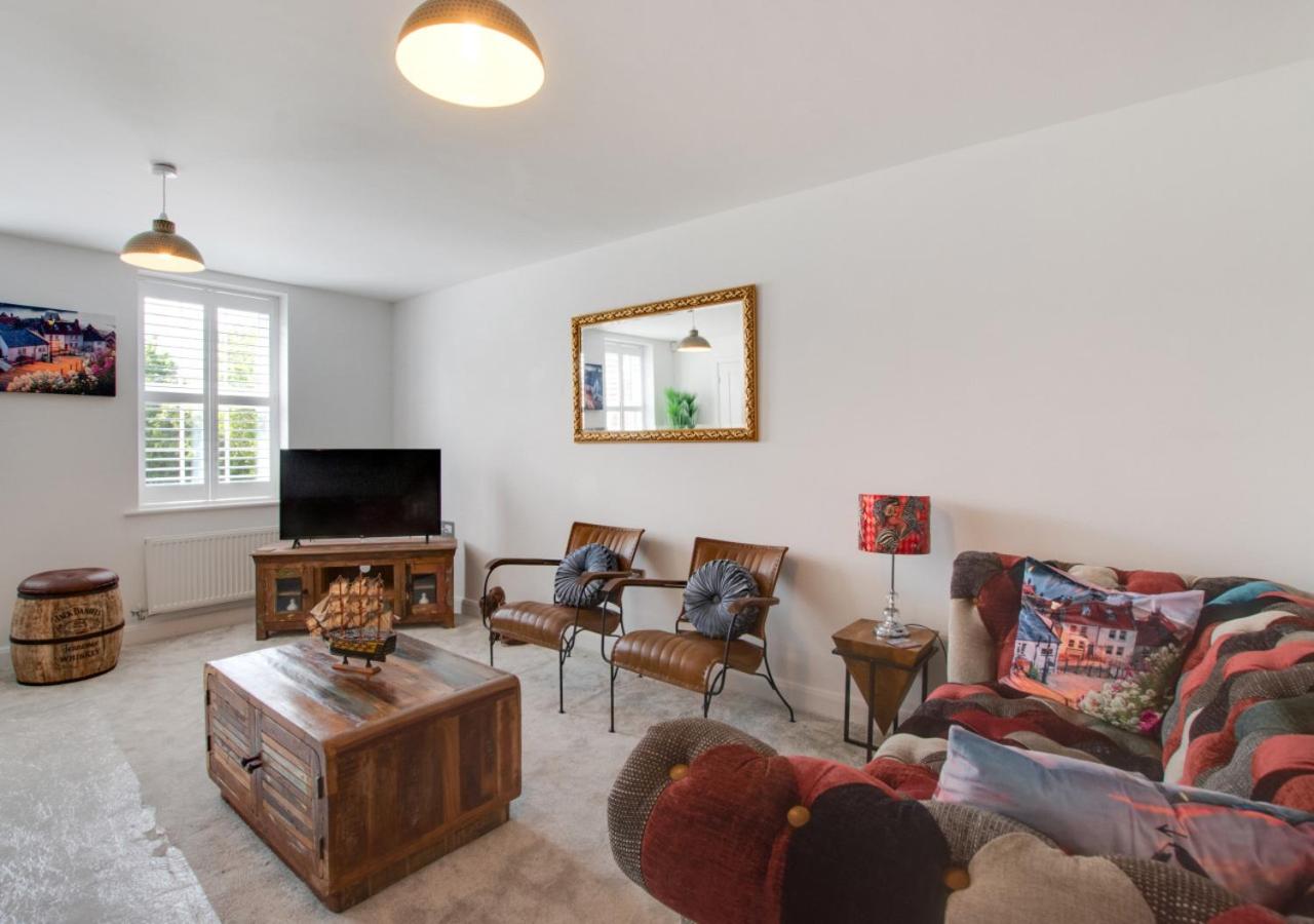 4 Bed in Whitby oc-w1027