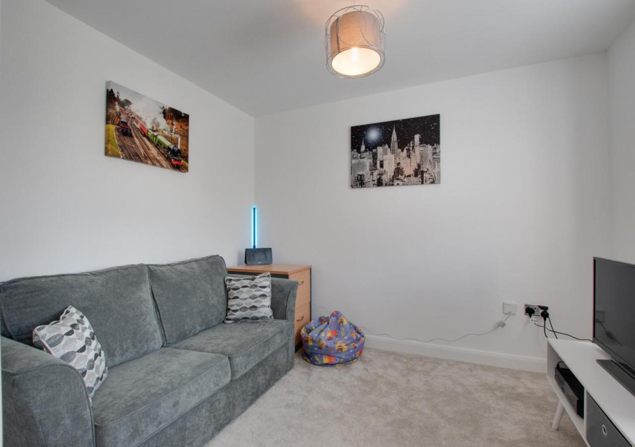 4 Bed in Whitby oc-w1027