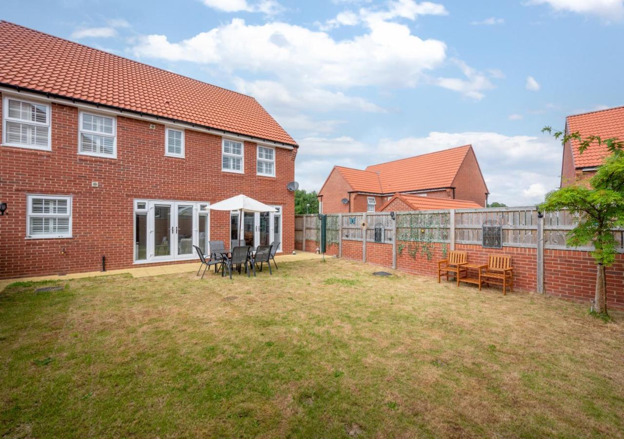 4 Bed in Whitby oc-w1027