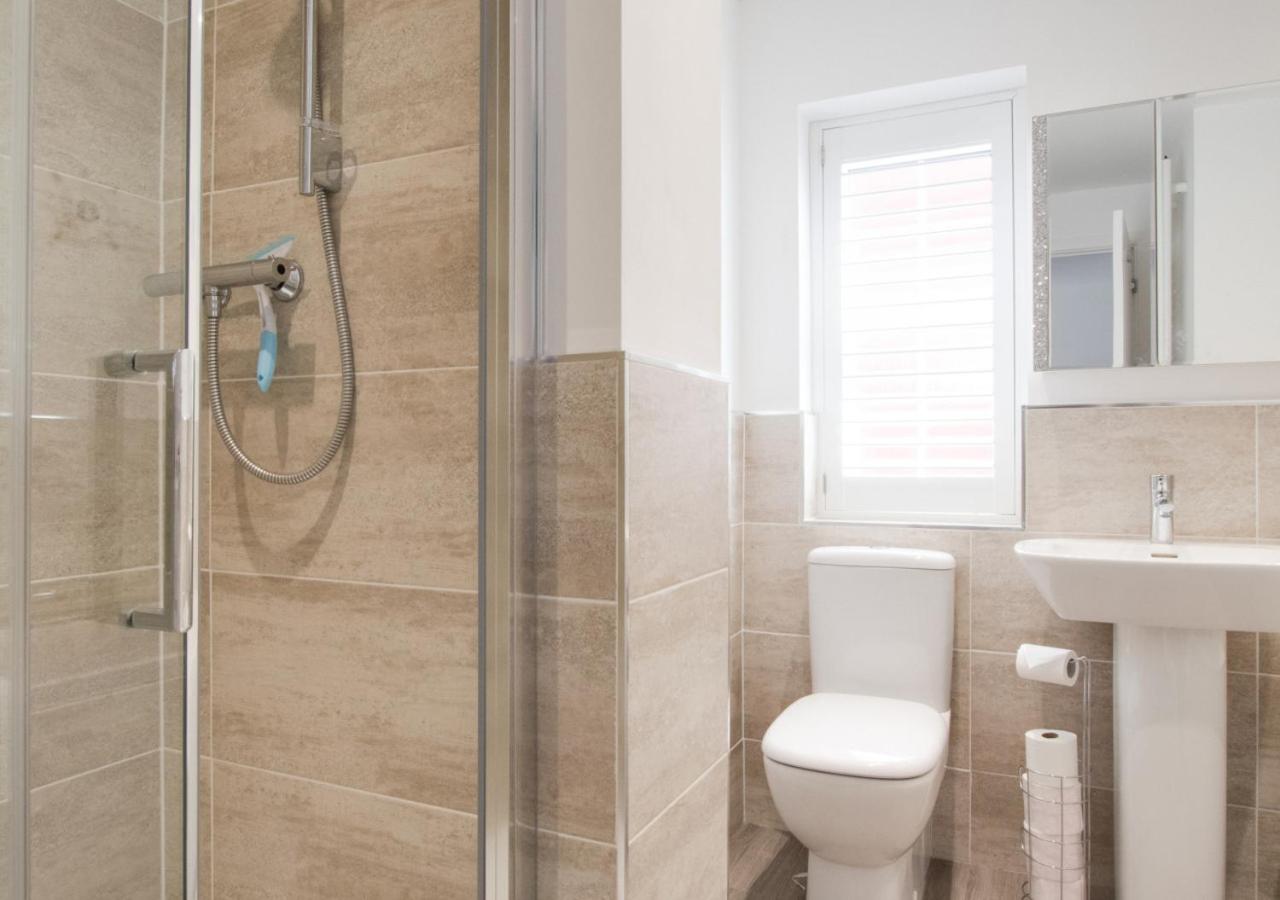 4 Bed in Whitby oc-w1027
