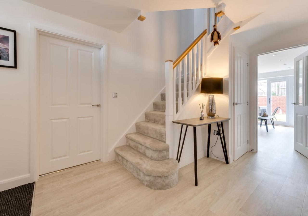 4 Bed in Whitby oc-w1027