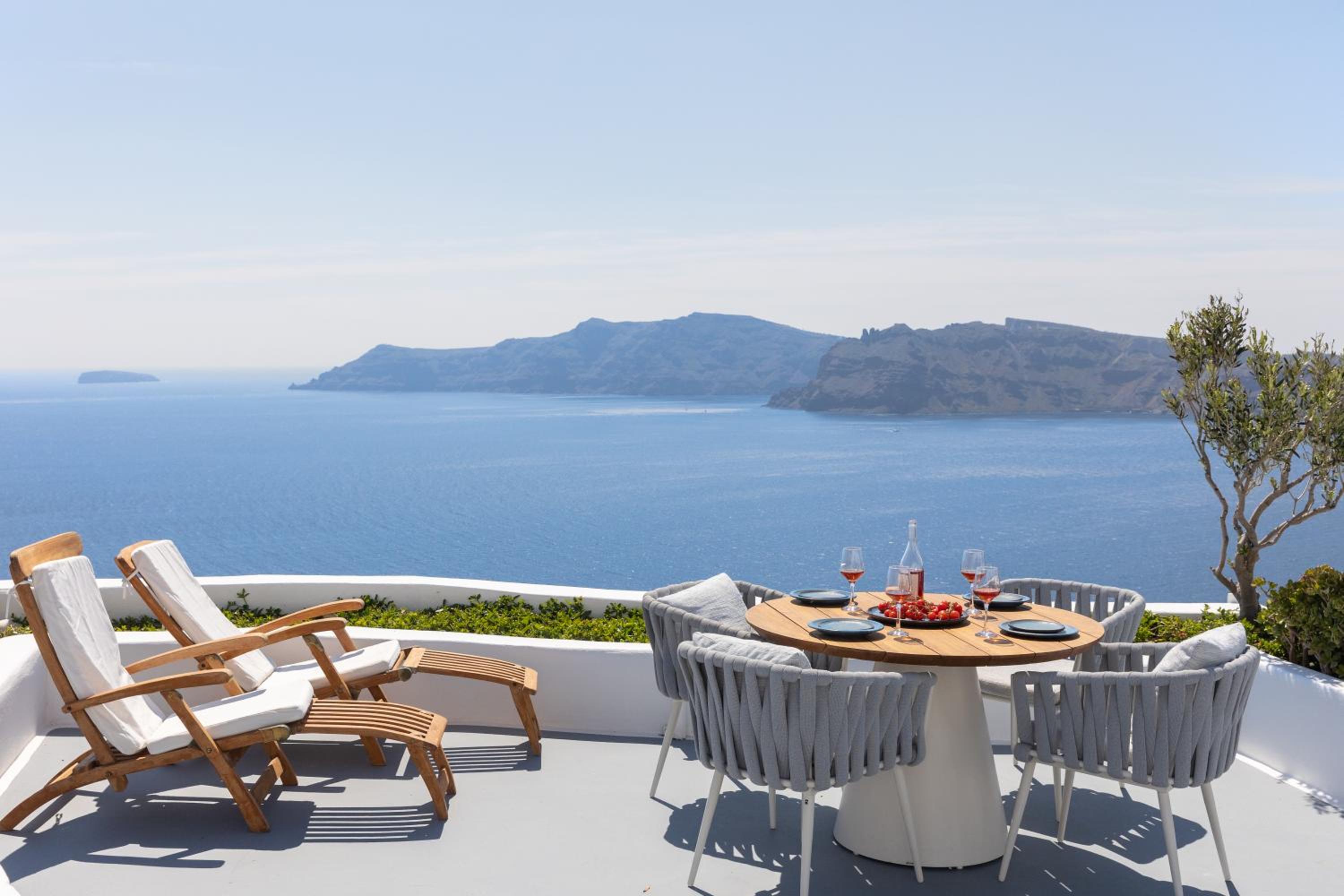 Oia Vacations - IKIES Santorini - Property Image 10