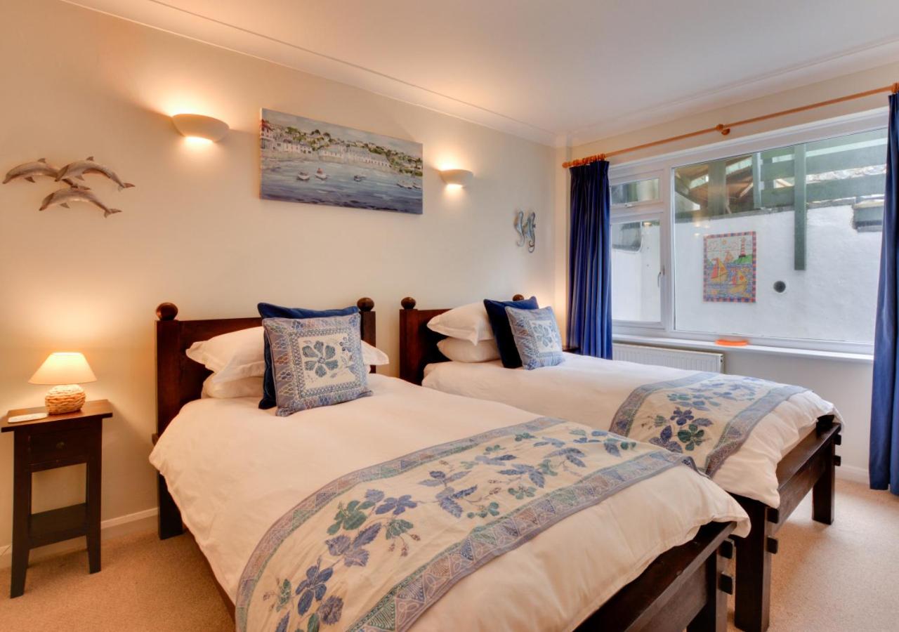 2 Bed in Porthleven oc-lampho view 4