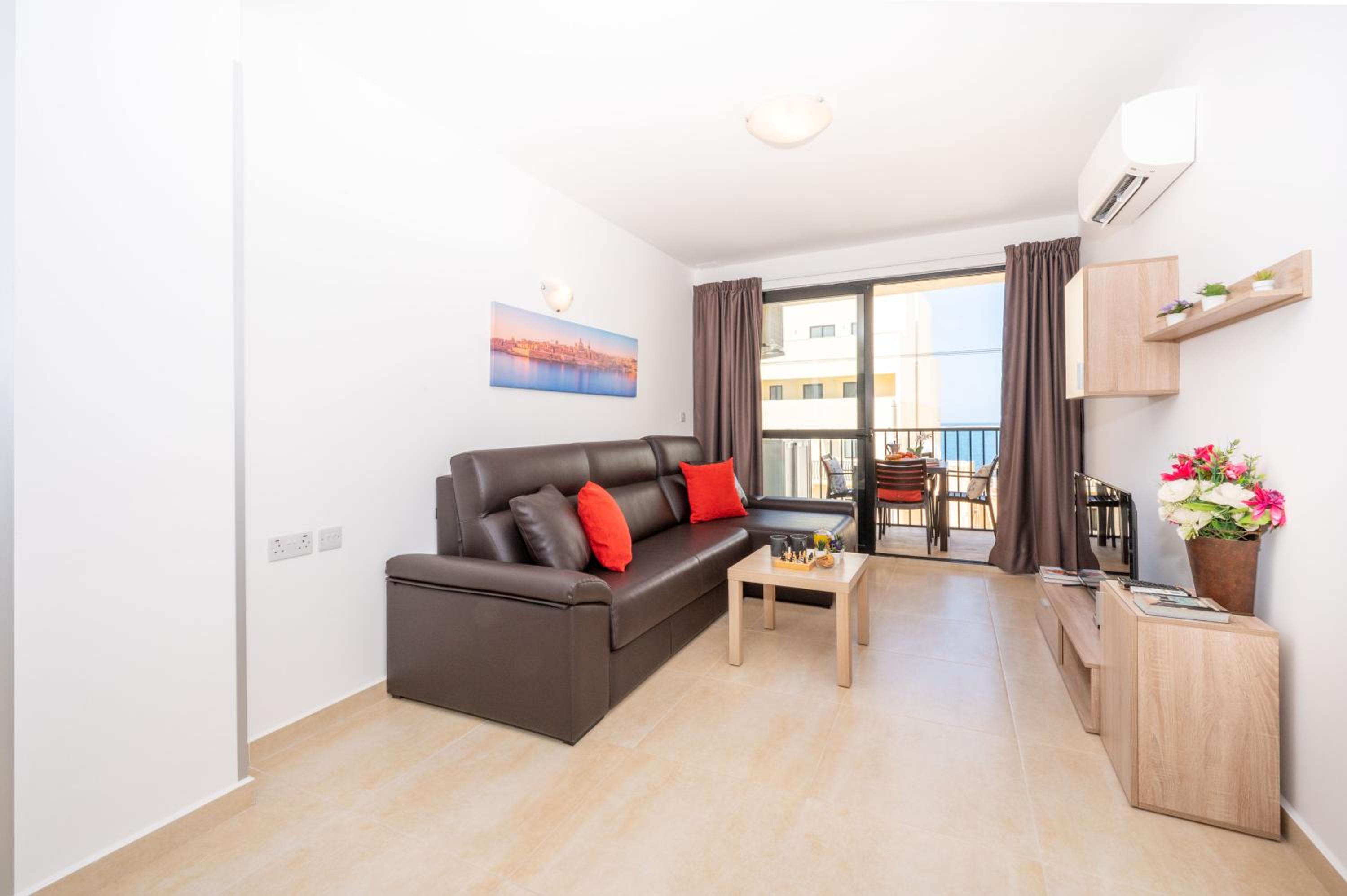 Sea Bliss Apartments with terrace just off seafront in St Paul's Bay - By Getawaysmalta photo 4