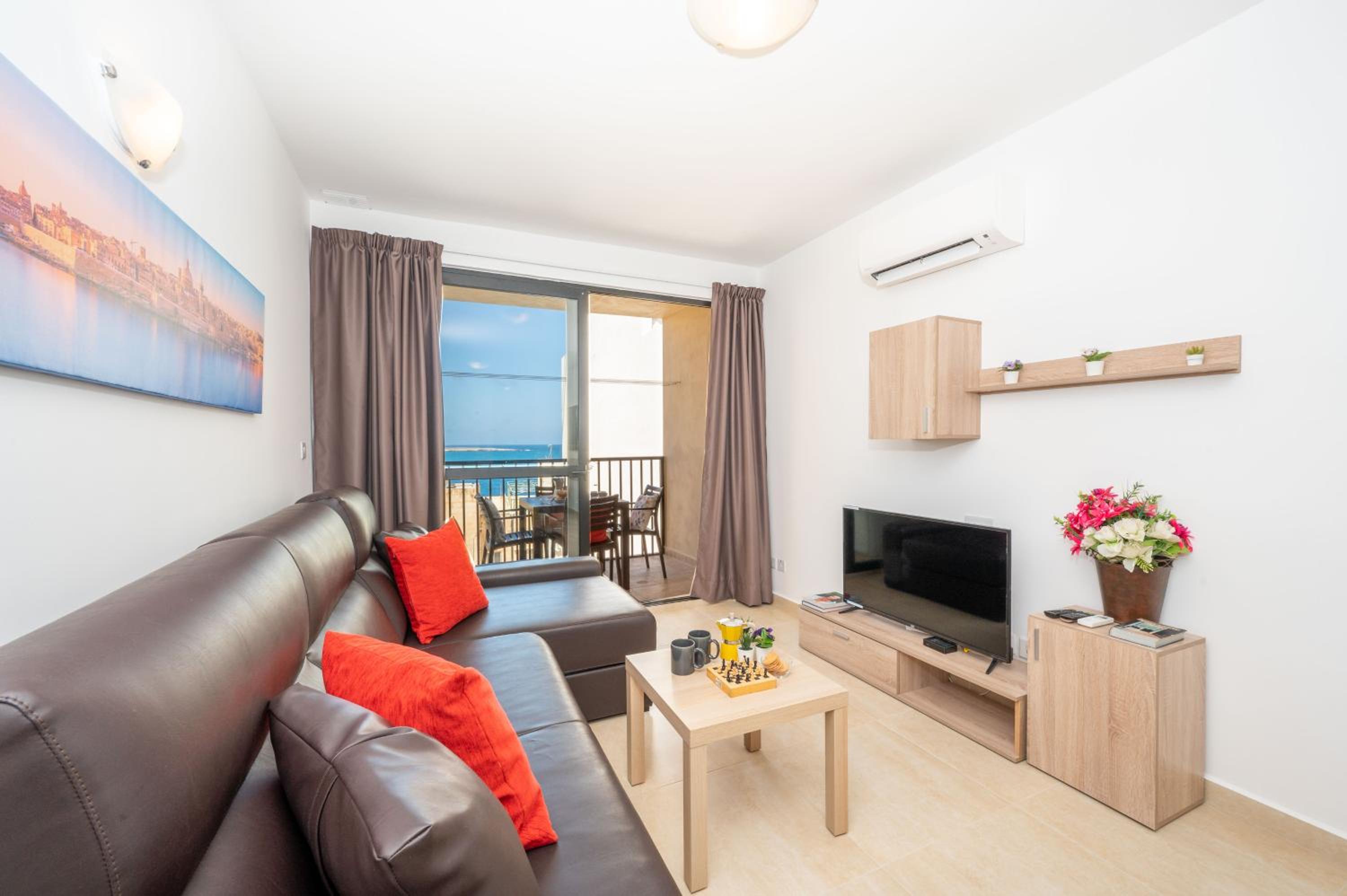 Sea Bliss Apartments with terrace just off seafront in St Paul's Bay - By Getawaysmalta photo 5