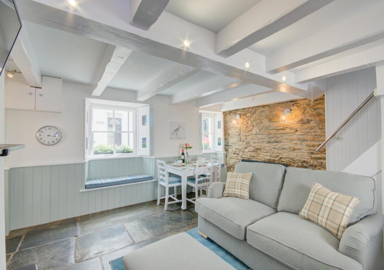 2 Bed in West Looe oc-l30054
