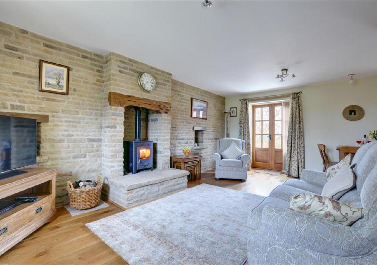 2 Bed in Whitby oc-wa024