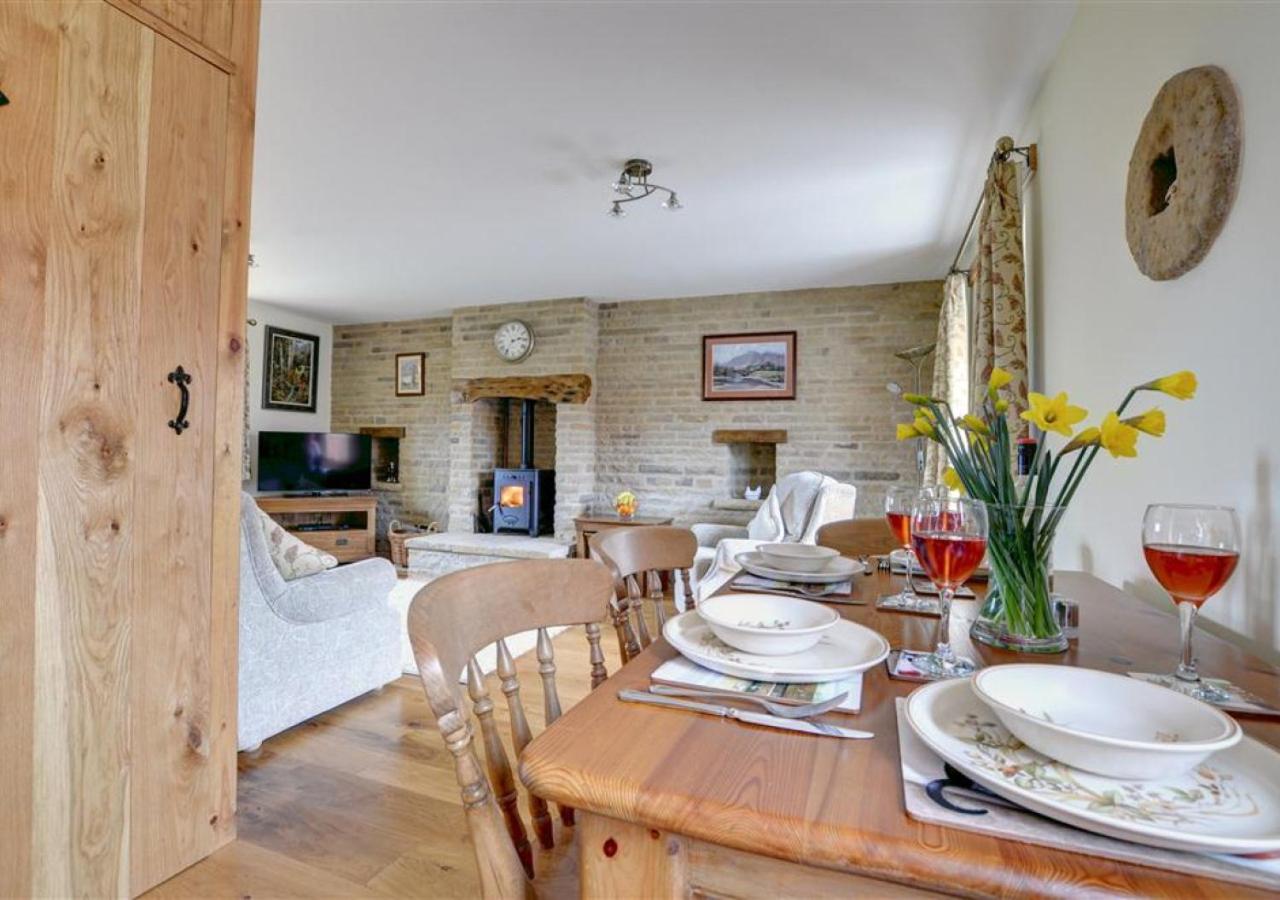 2 Bed in Whitby oc-wa024